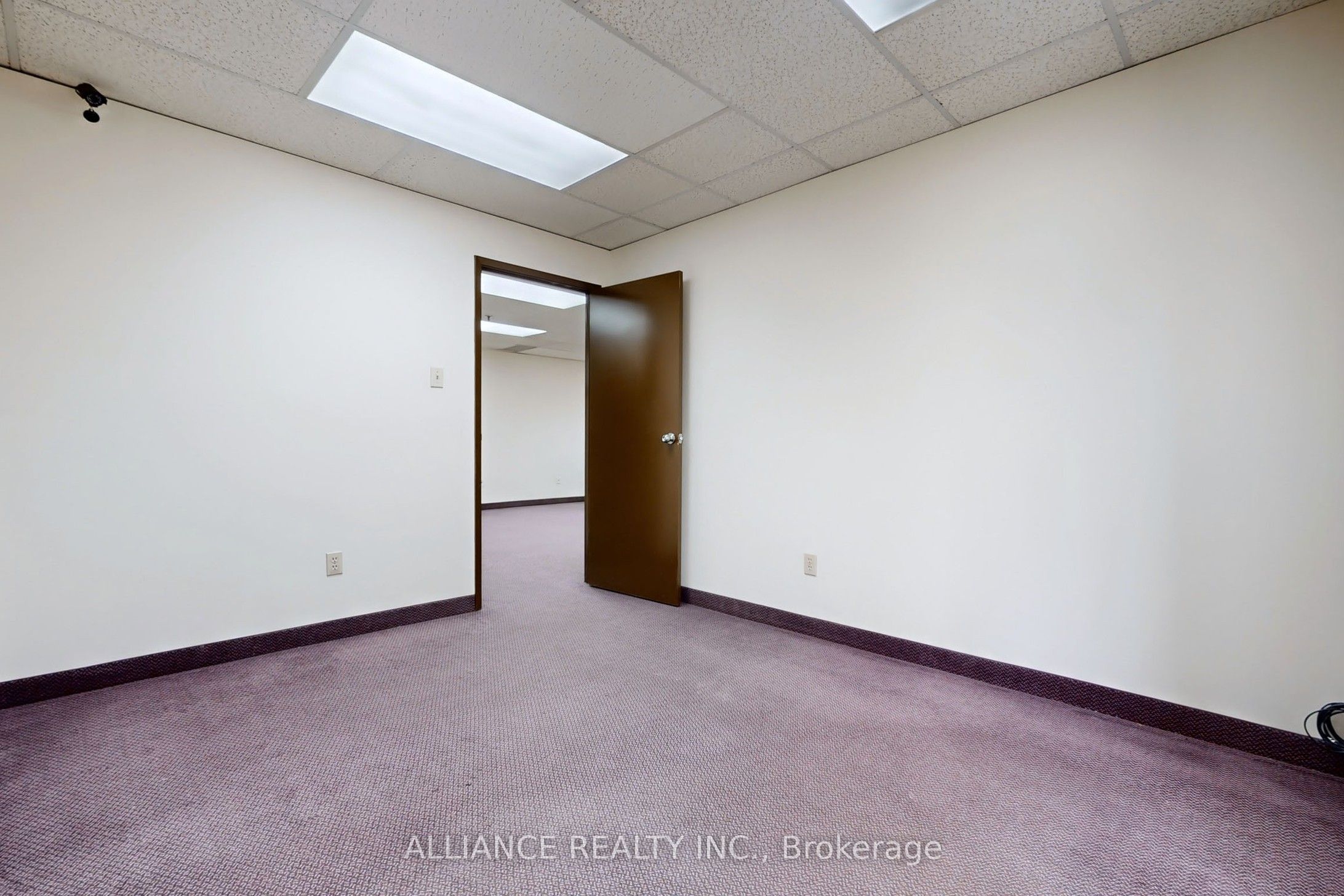 #4 - 365 Watline Avenue Property Photo 21