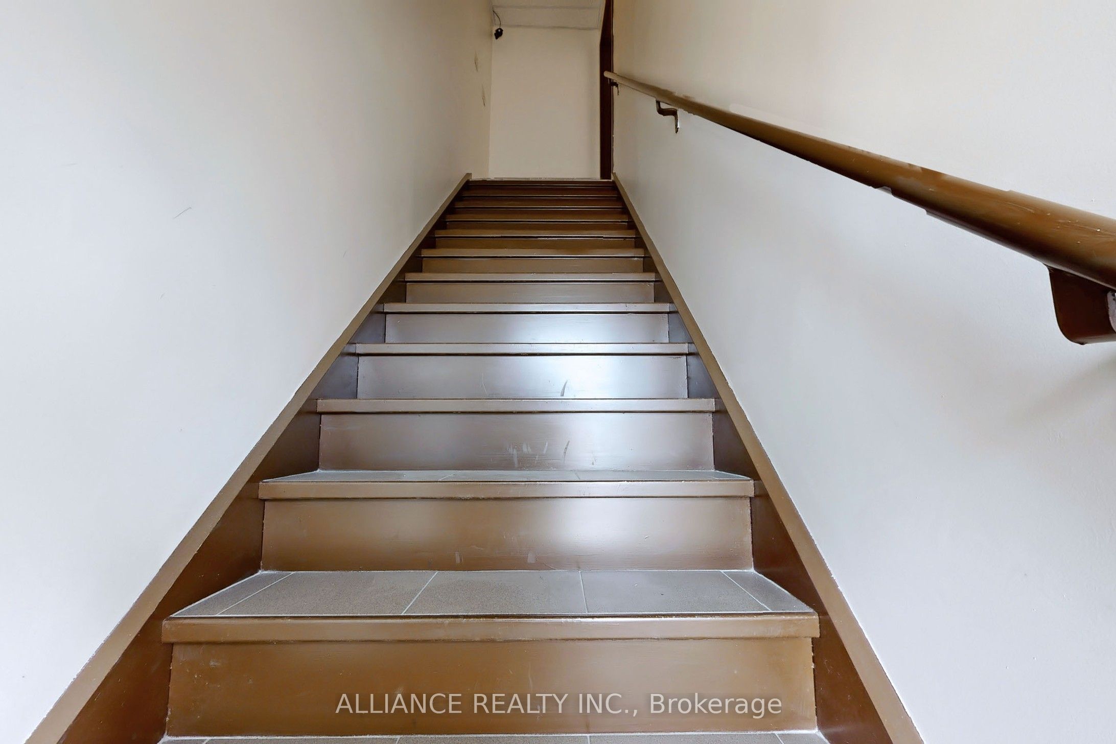 #4 - 365 Watline Avenue Property Photo 24