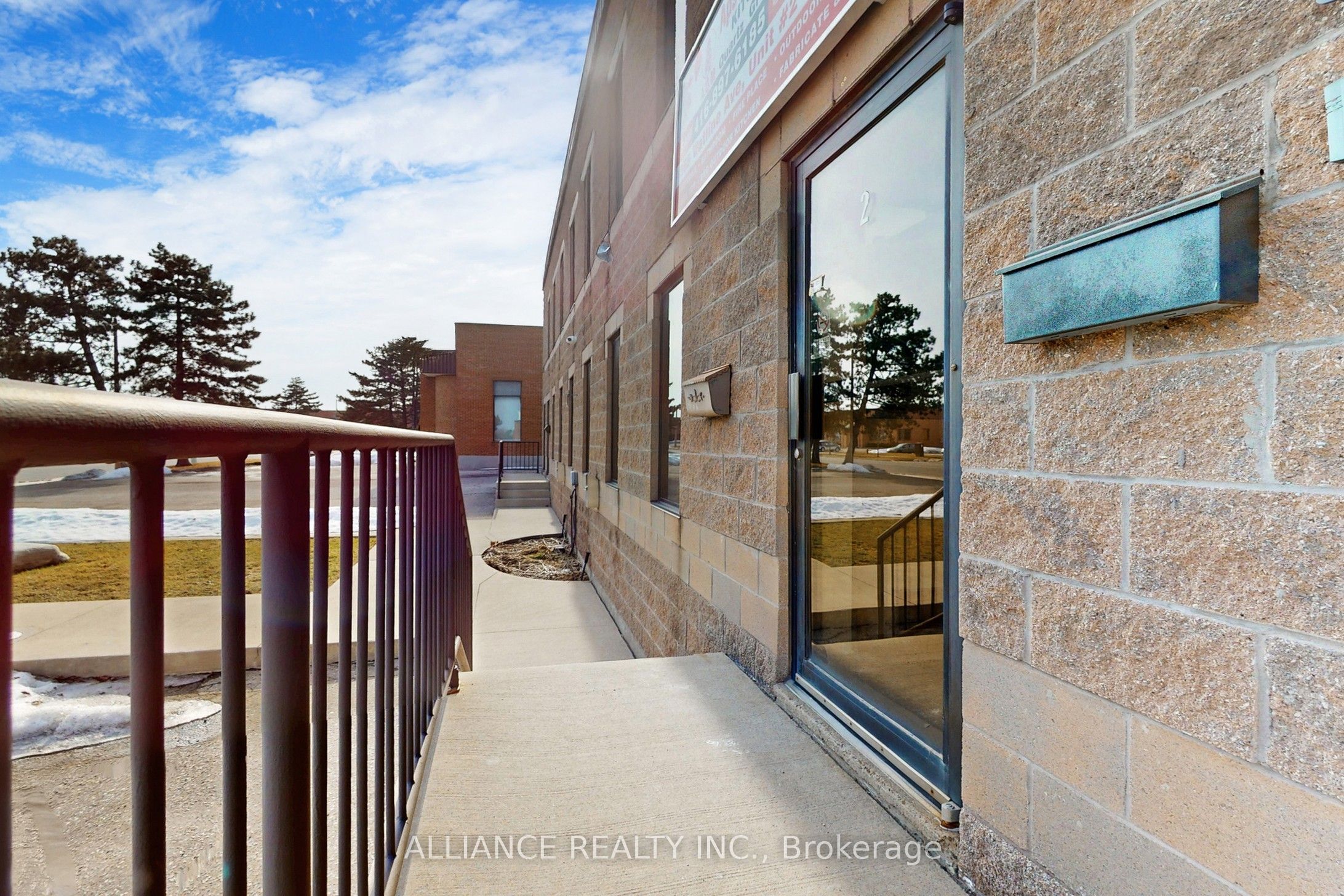 #2nd Floor - 365 Watline Avenue Property Photo 5