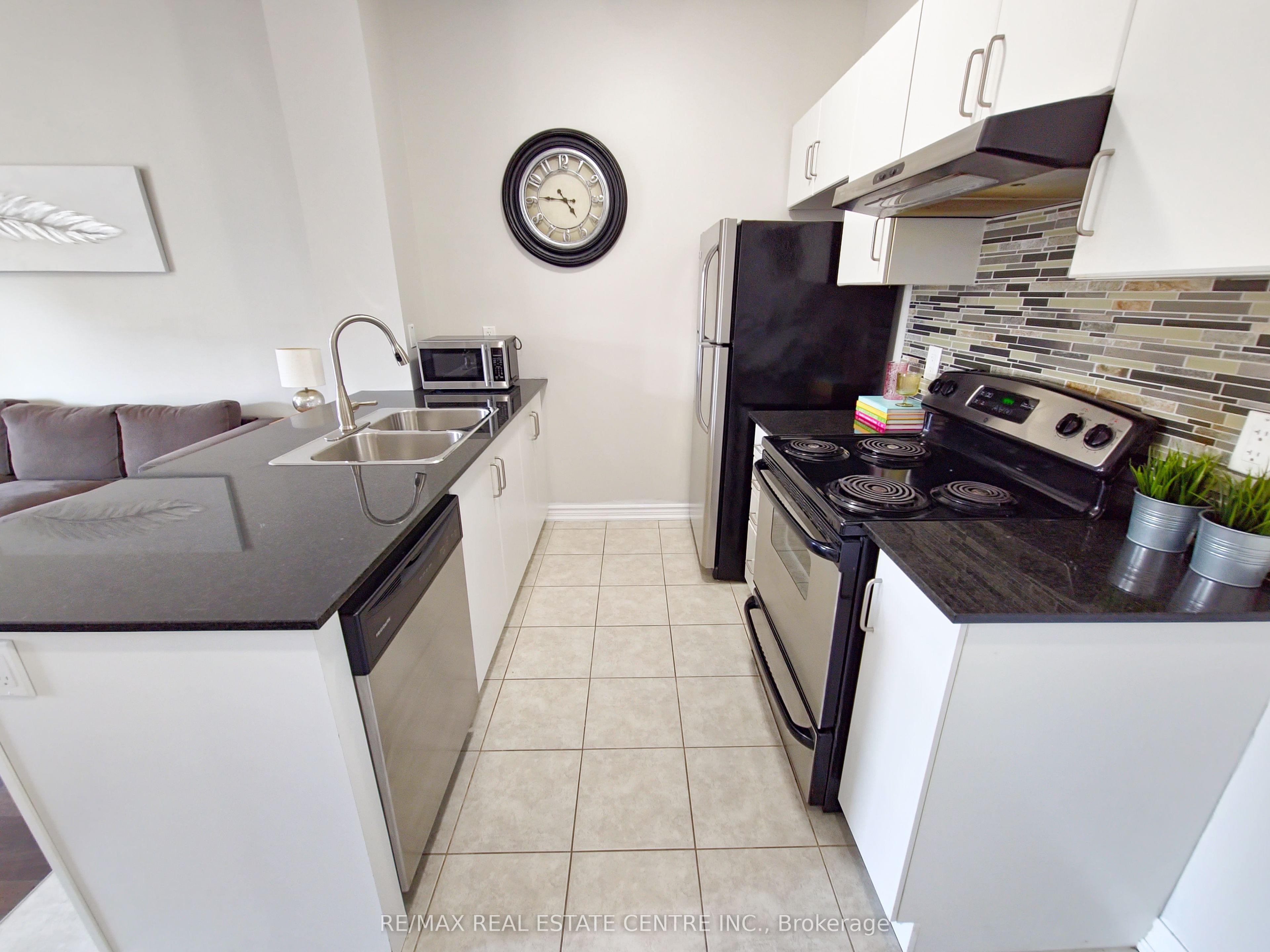 1360 Costigan Rd Property Photo 8