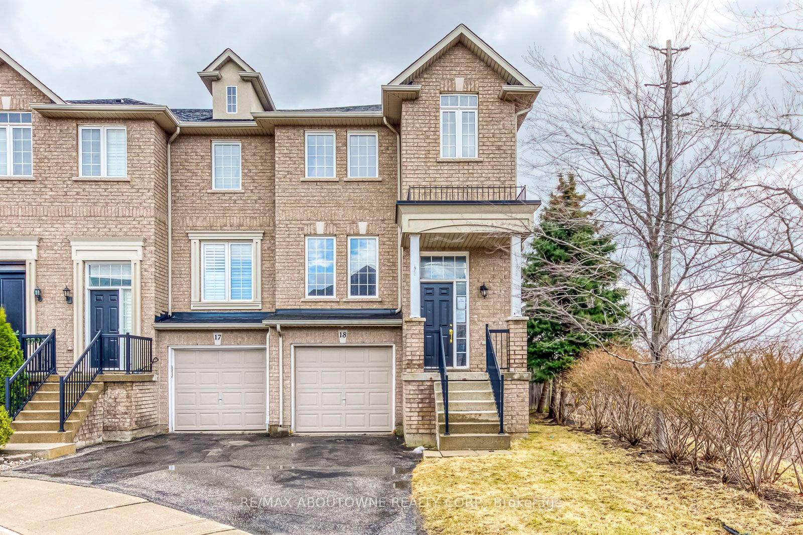 #unit 18 - 2280 Baronwood Drive Property Photo