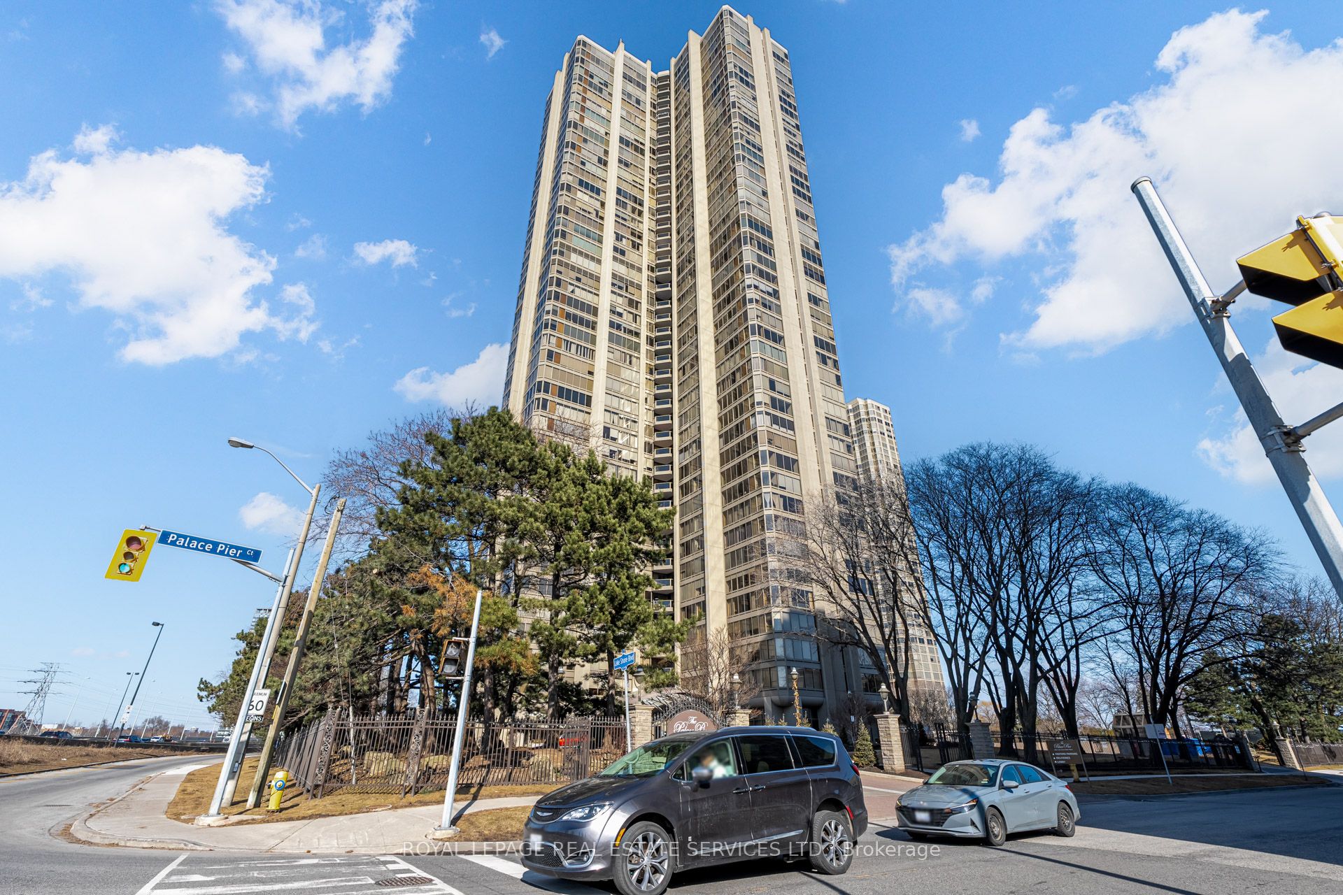 2045 Lake Shore Boulevard W 4404 Property Photo 1