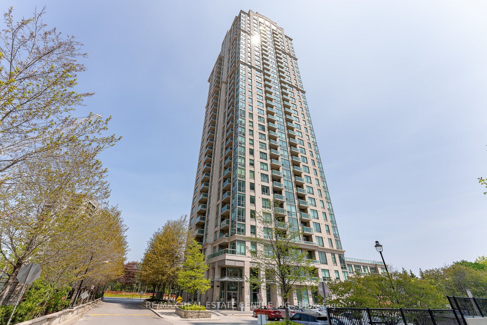 #2609 - 3504 Hurontario Street Property Photo