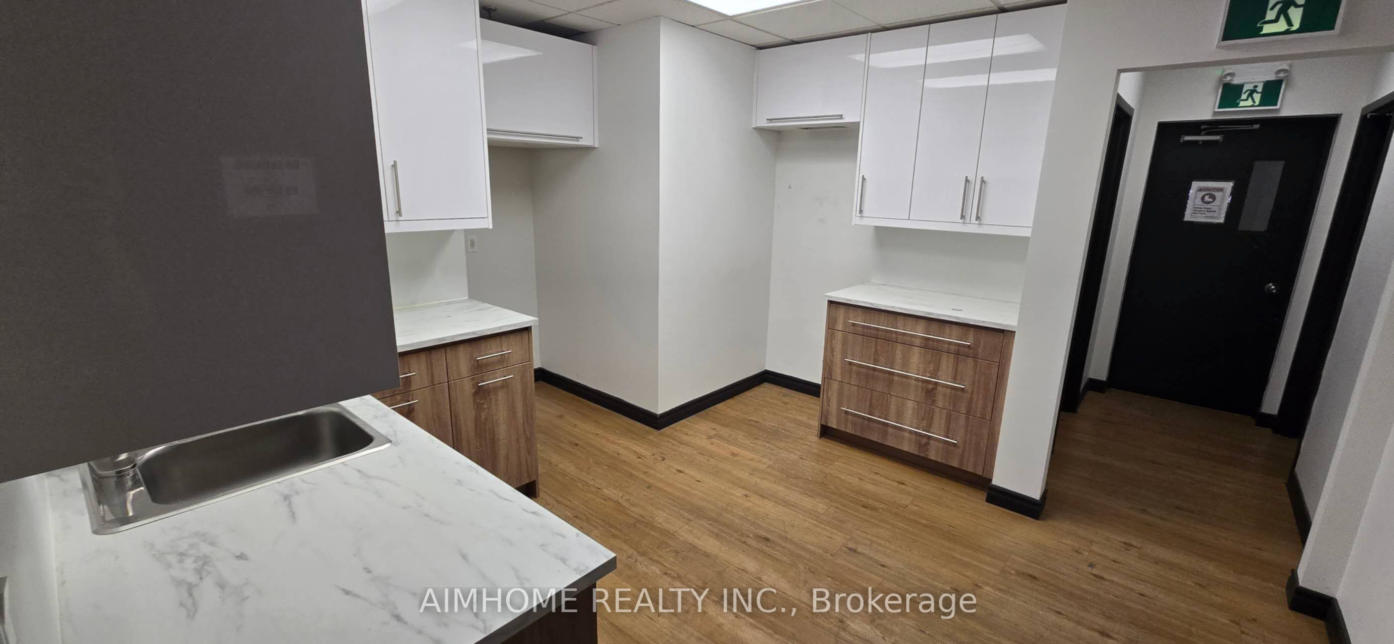 510 Garyray Drive Property Photo 2