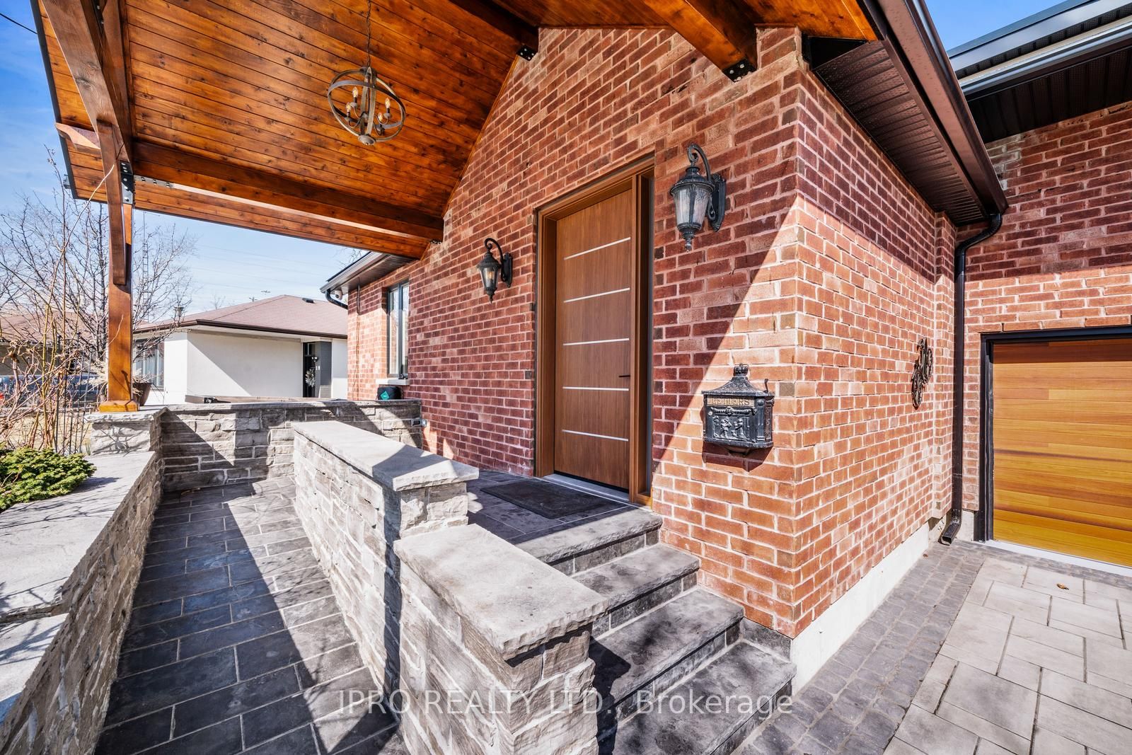 17 Hardwick Court Property Photo 3