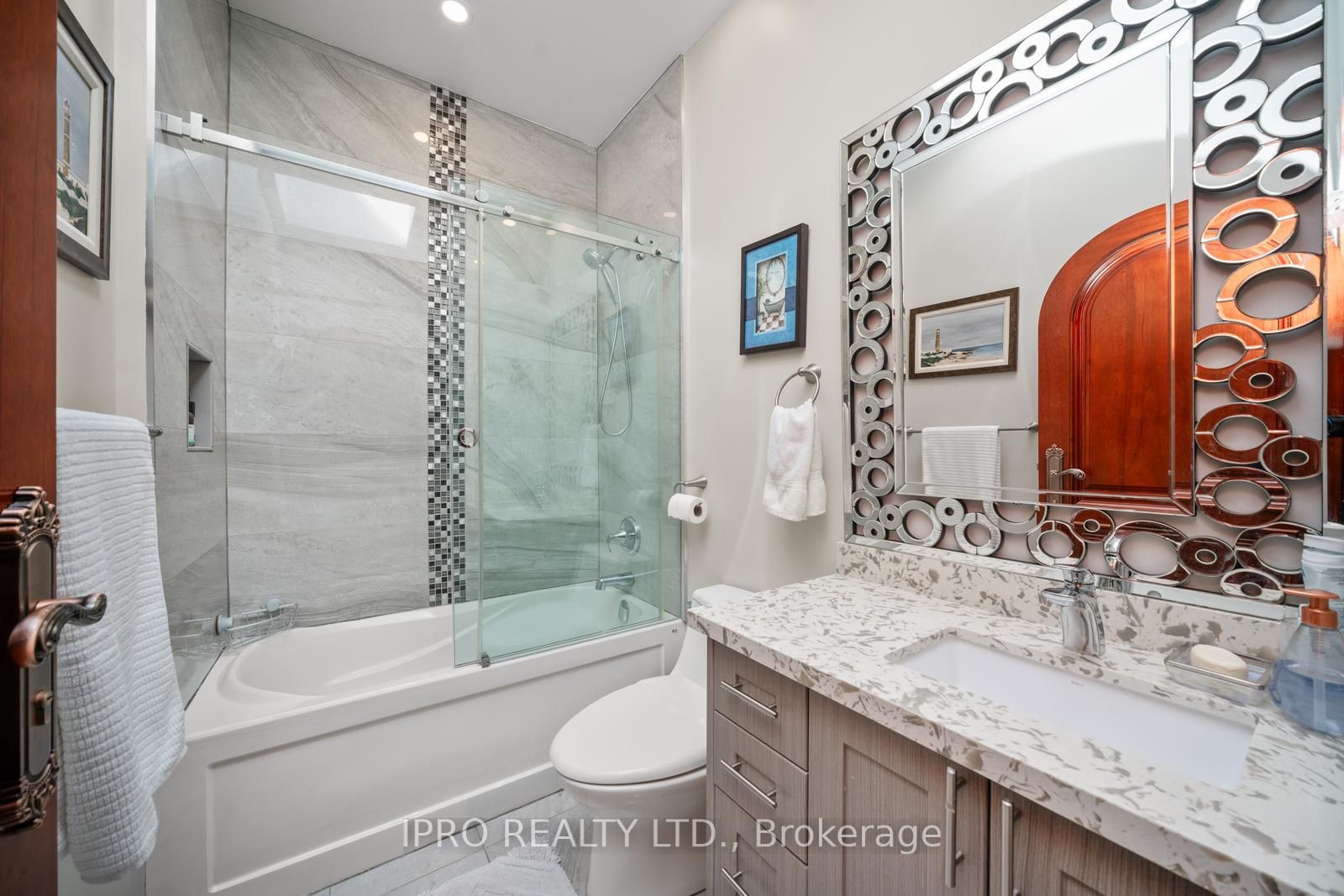 17 Hardwick Court Property Photo 25