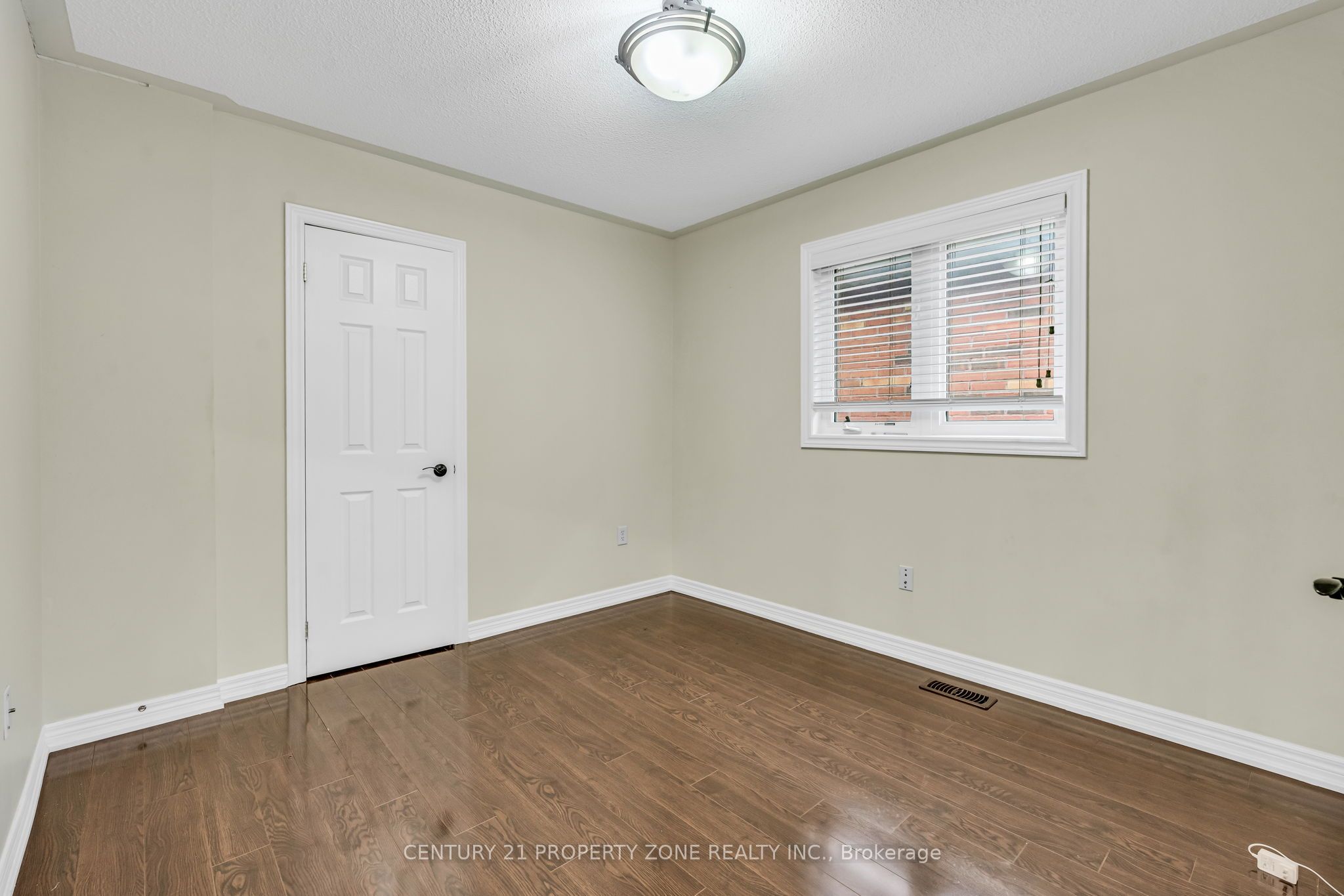 8 Griffith Court Property Photo 34