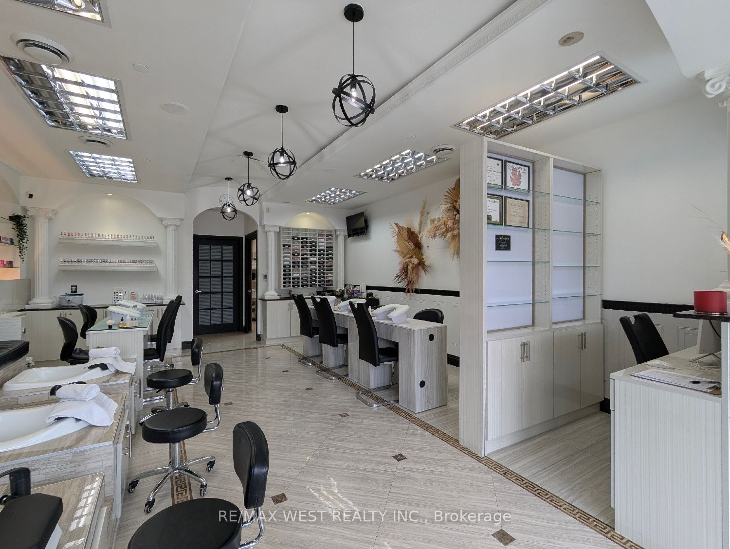 409 Keele Street Property Photo 8