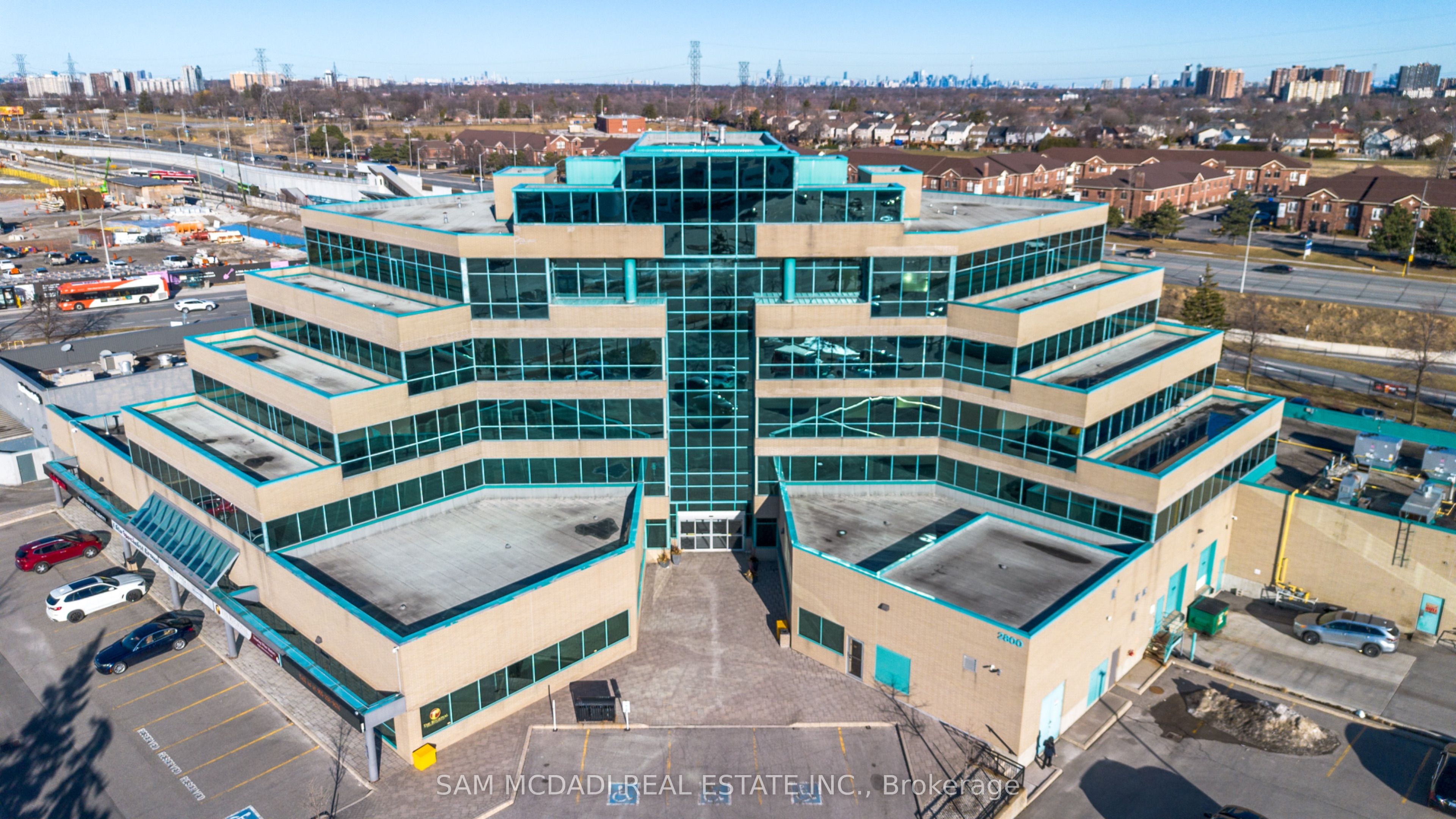 #309 - 2800 Skymark Avenue Property Photo 1