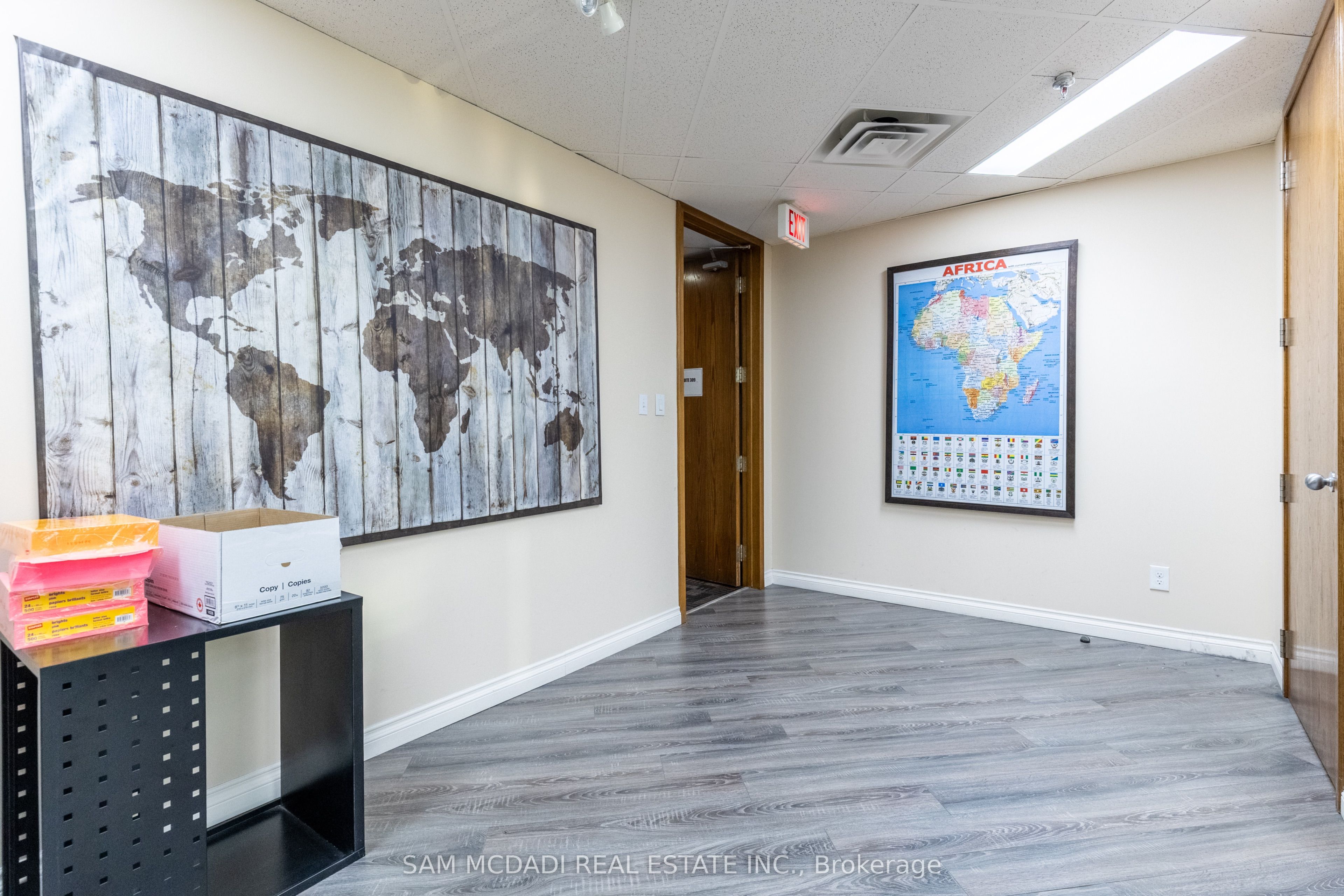 #309 - 2800 Skymark Avenue Property Photo 2