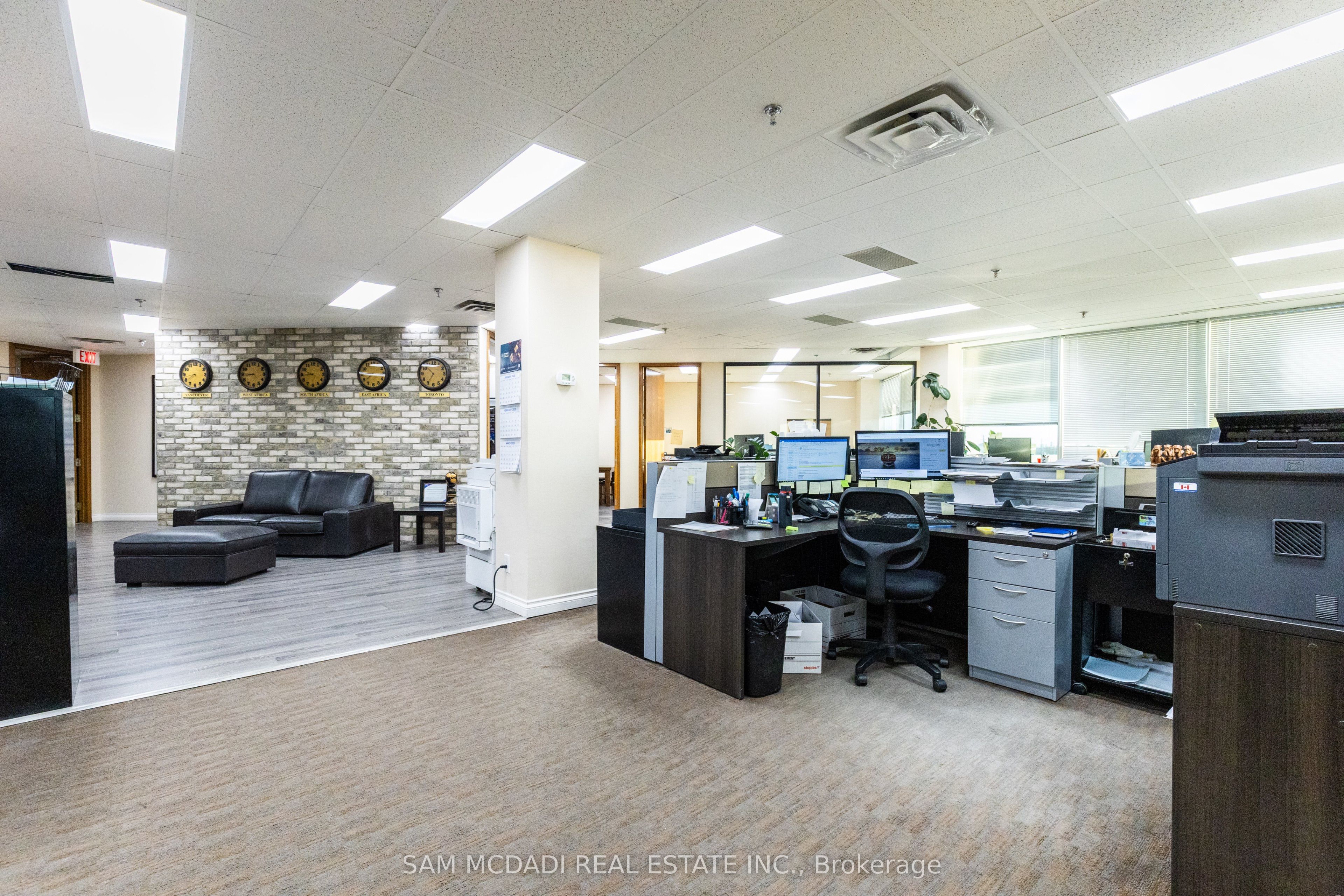#309 - 2800 Skymark Avenue Property Photo 8