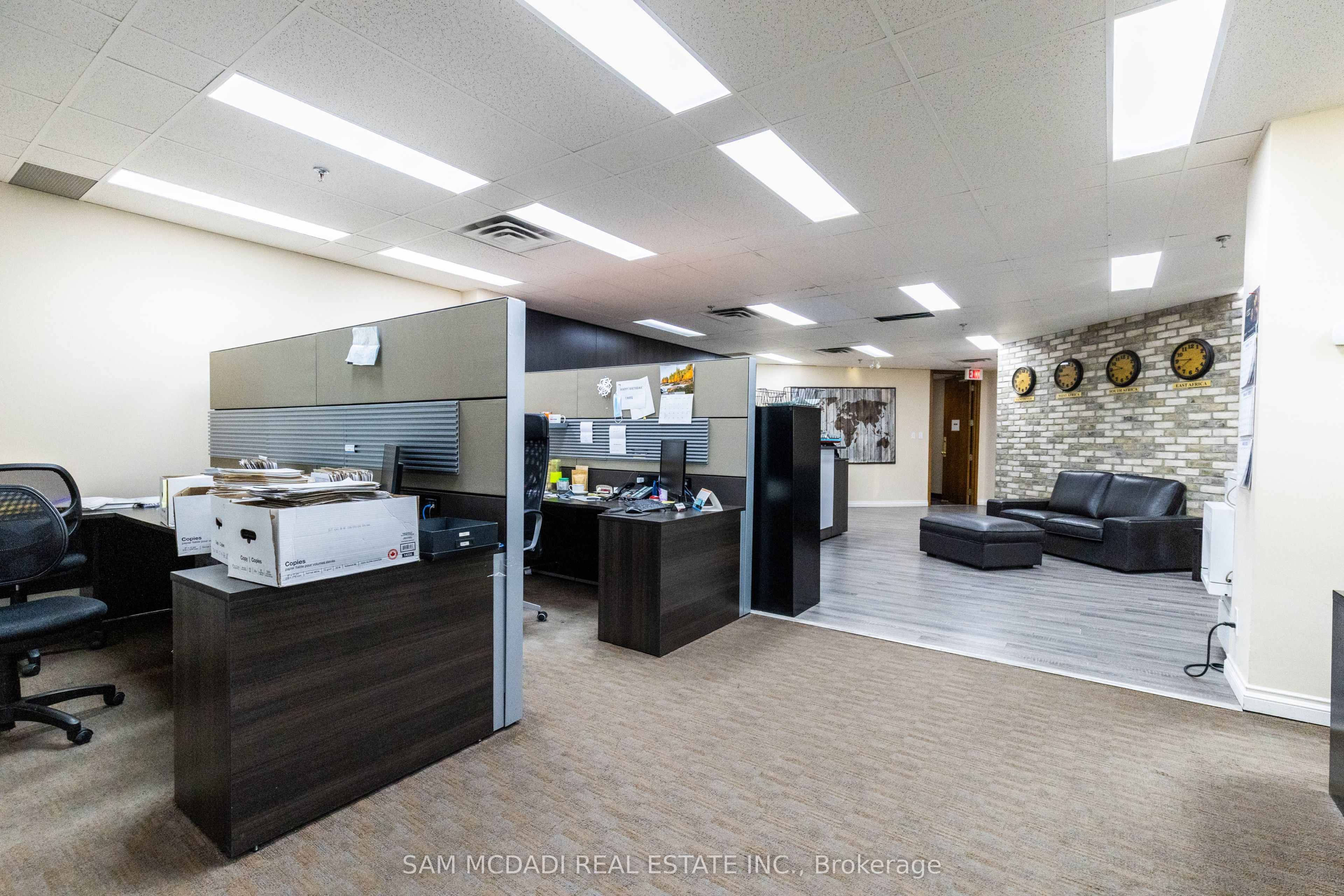#309 - 2800 Skymark Avenue Property Photo 9