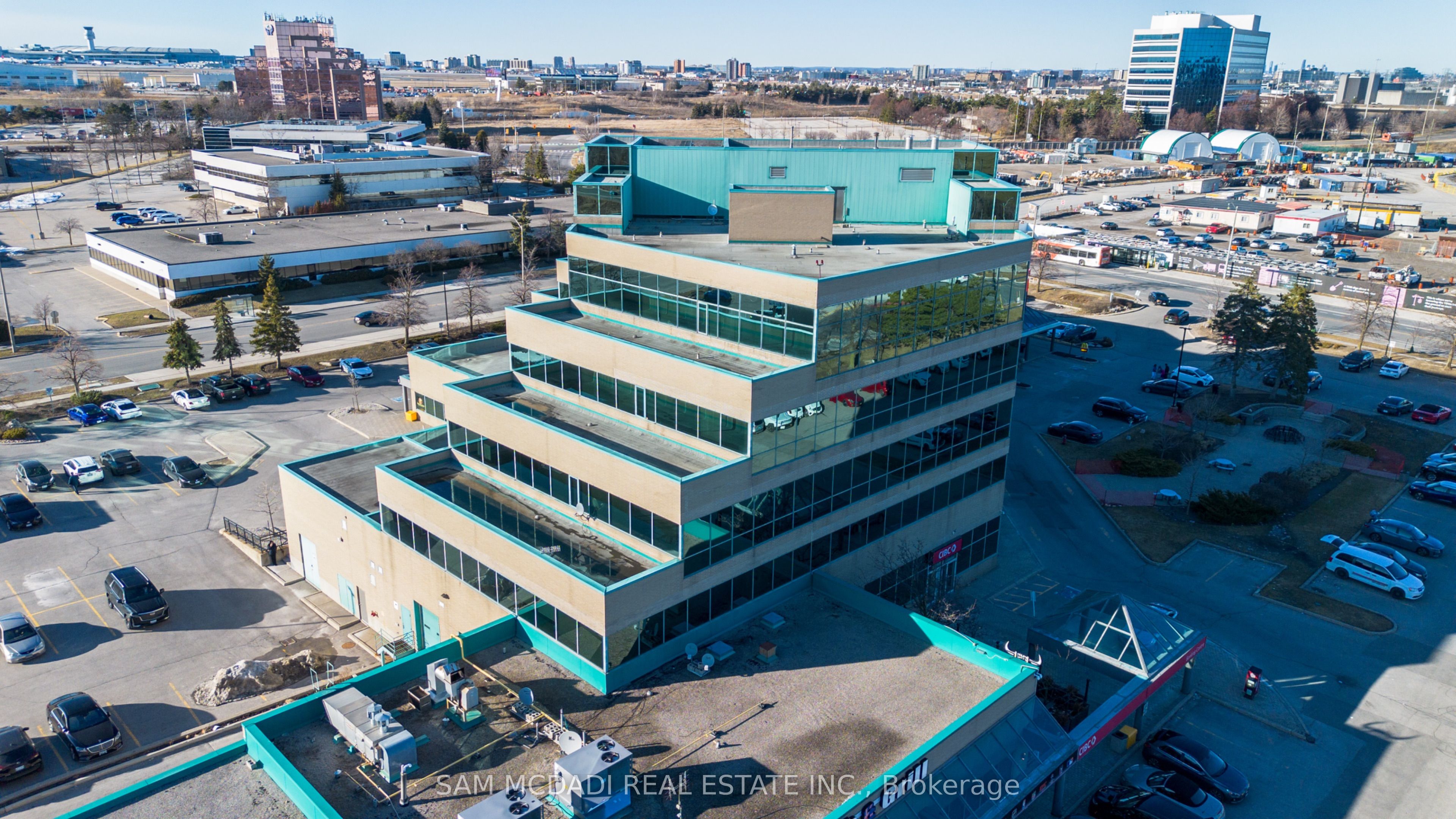 #309 - 2800 Skymark Avenue Property Photo 19