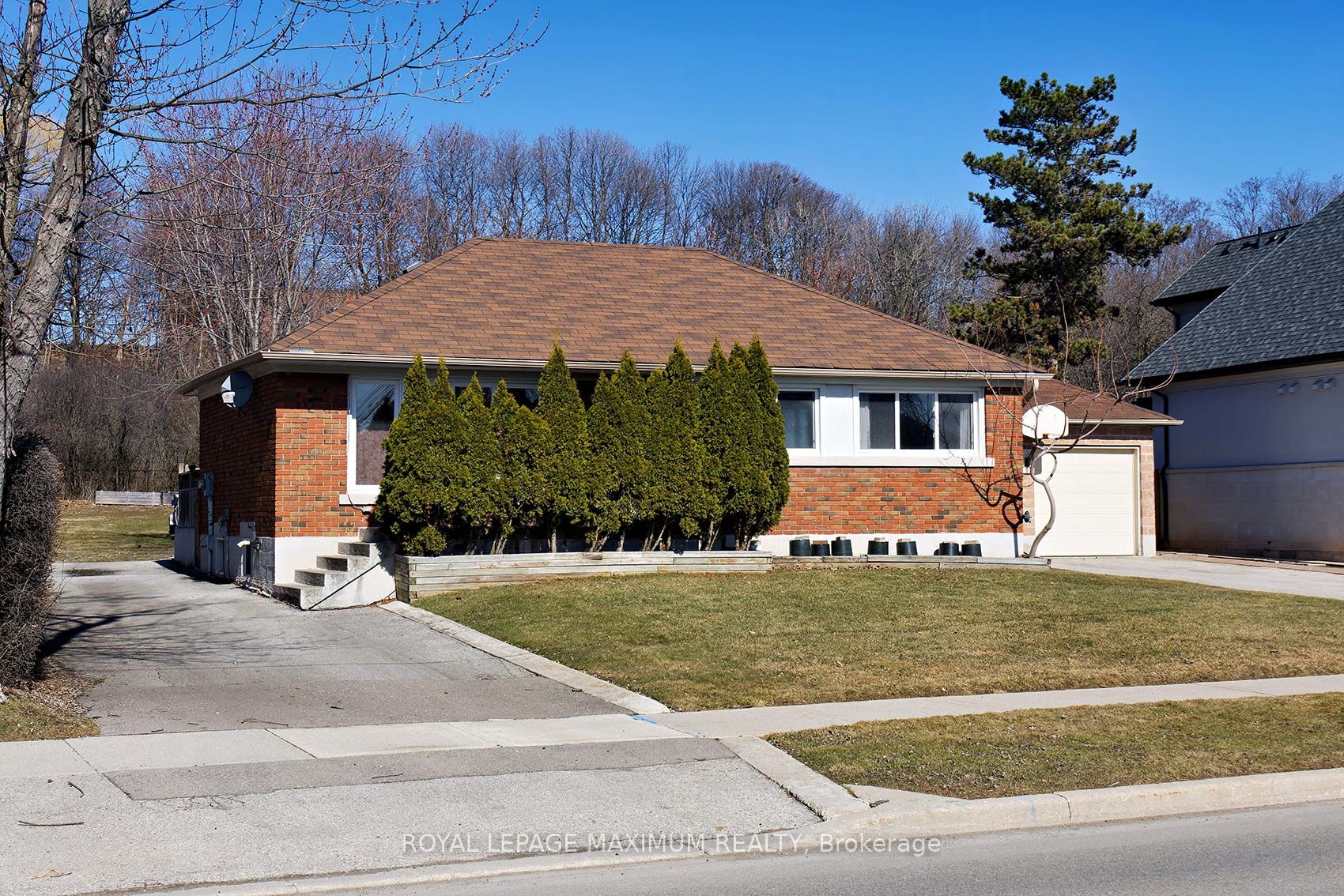 149 Leighland Ave Property Photo