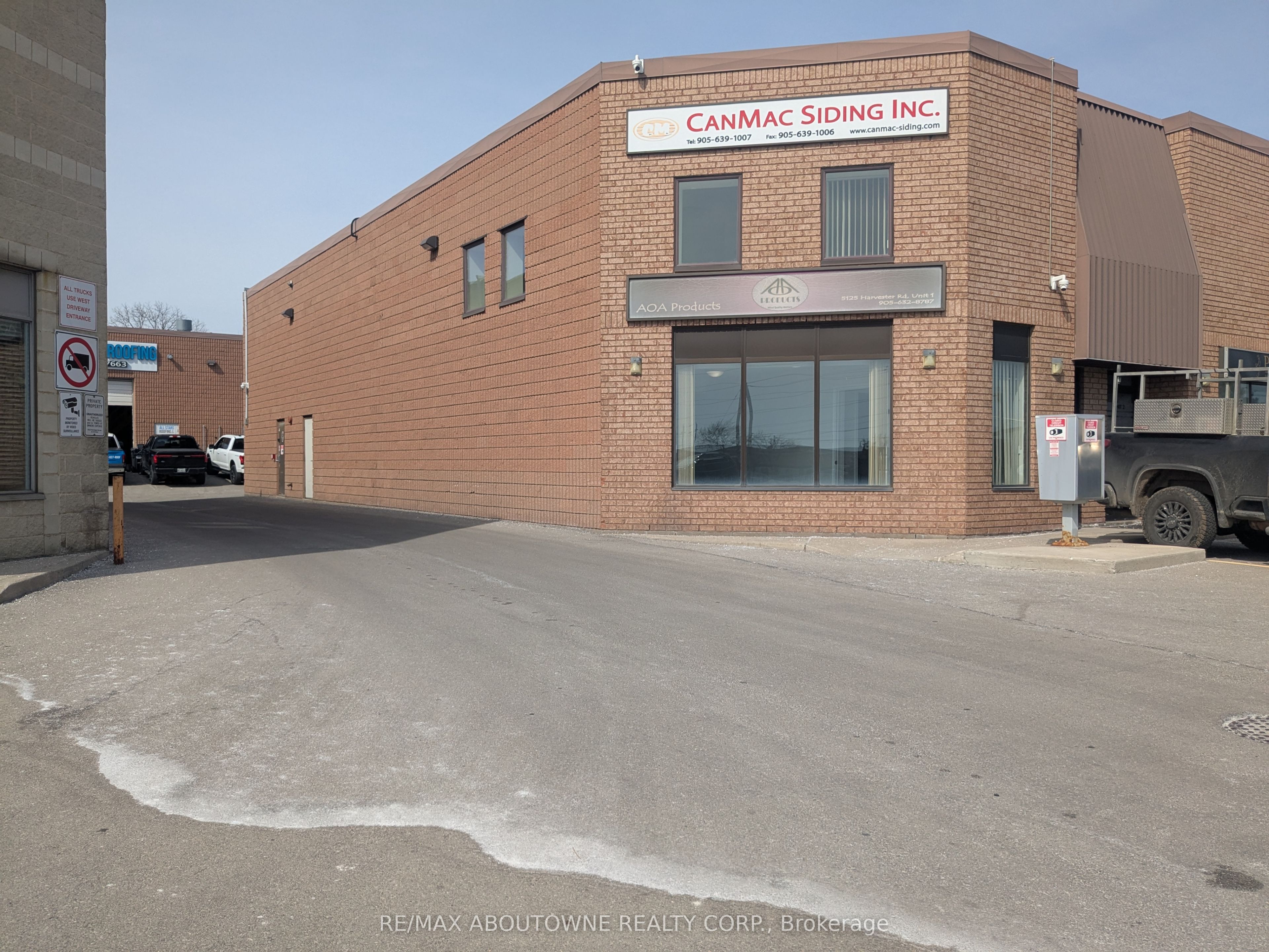 #1 - 5125 Harvester Road Property Photo 1