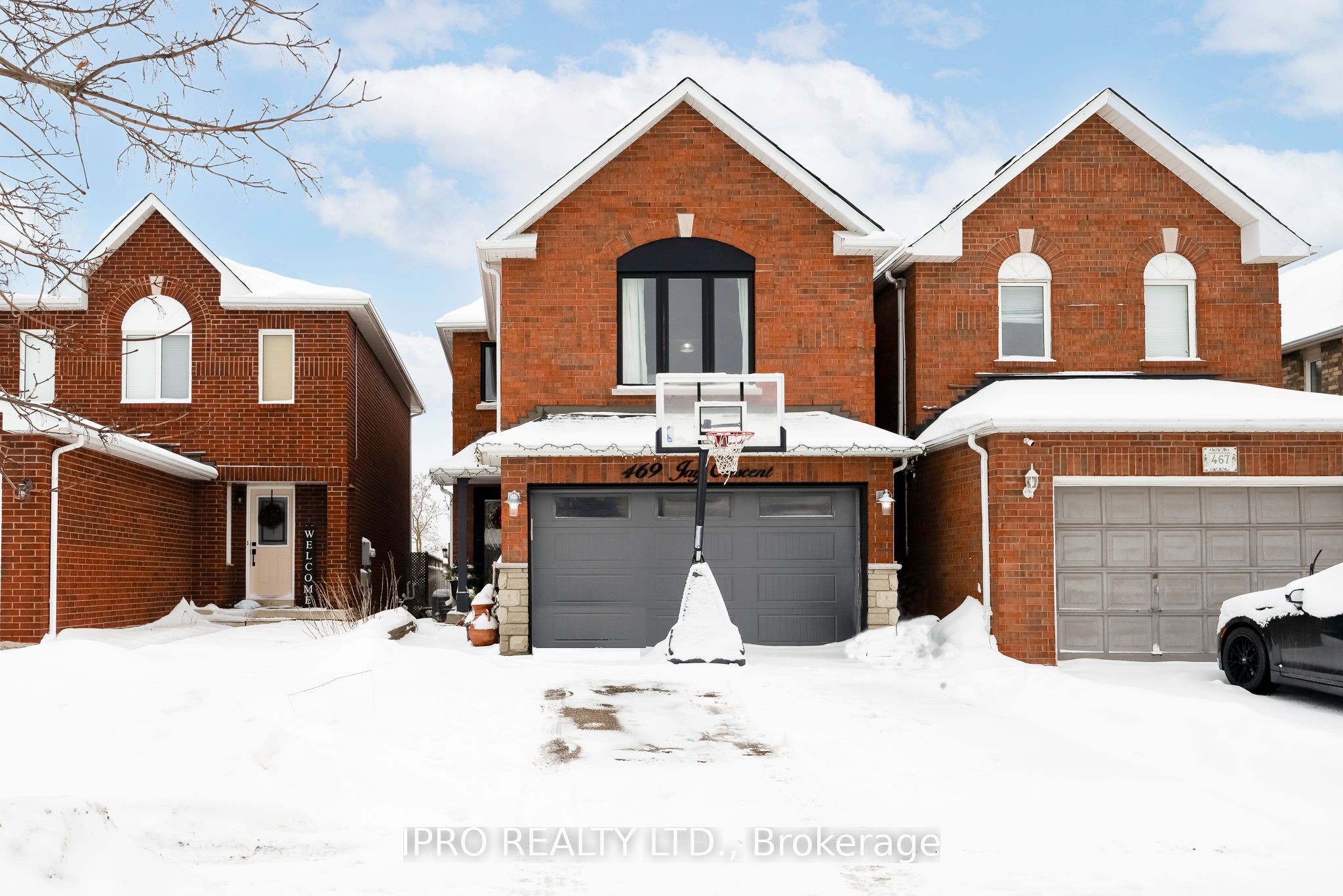 469 Jay Cres Property Photo