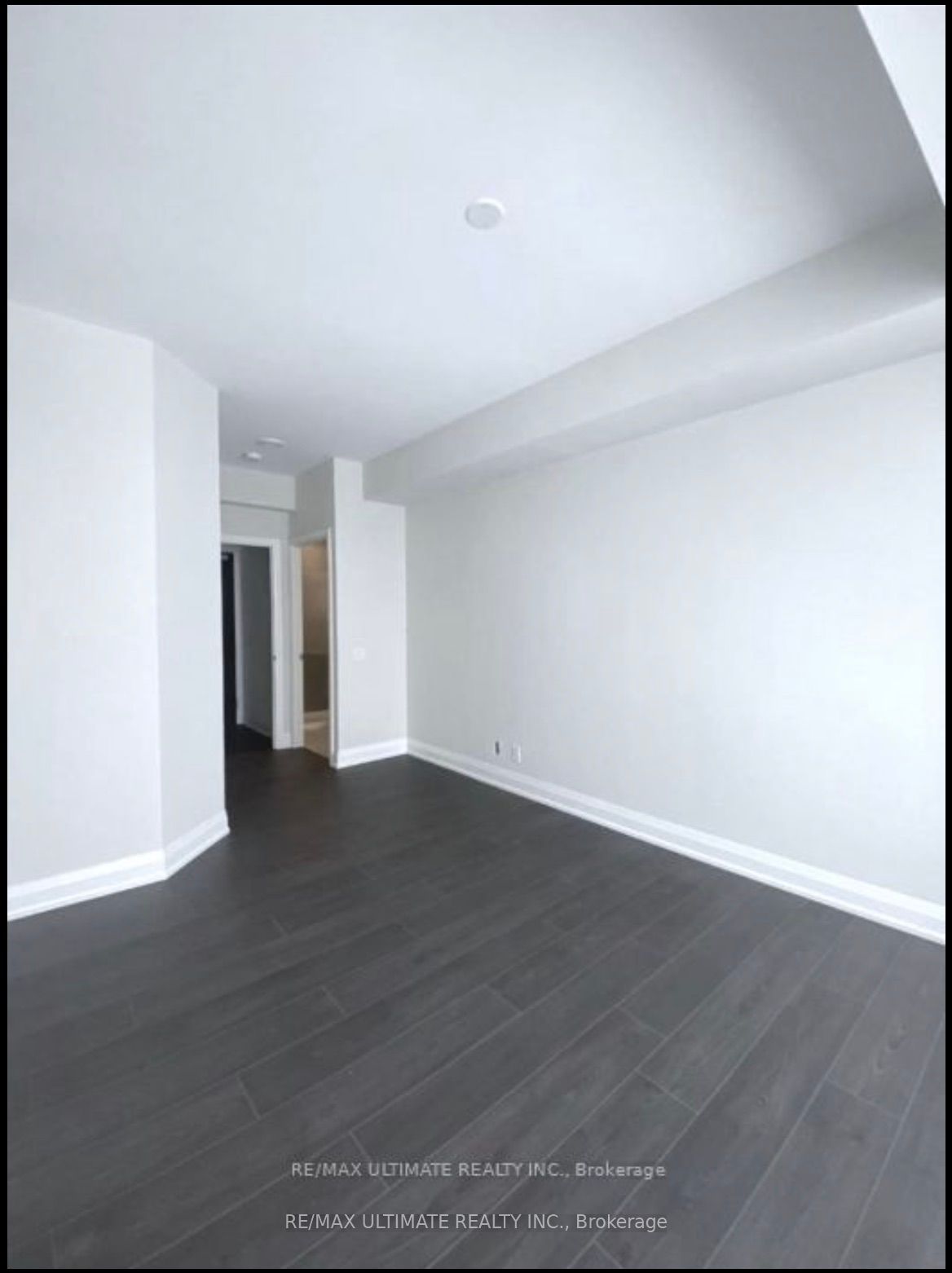 #906 - 15 Lynch Street Property Photo 4