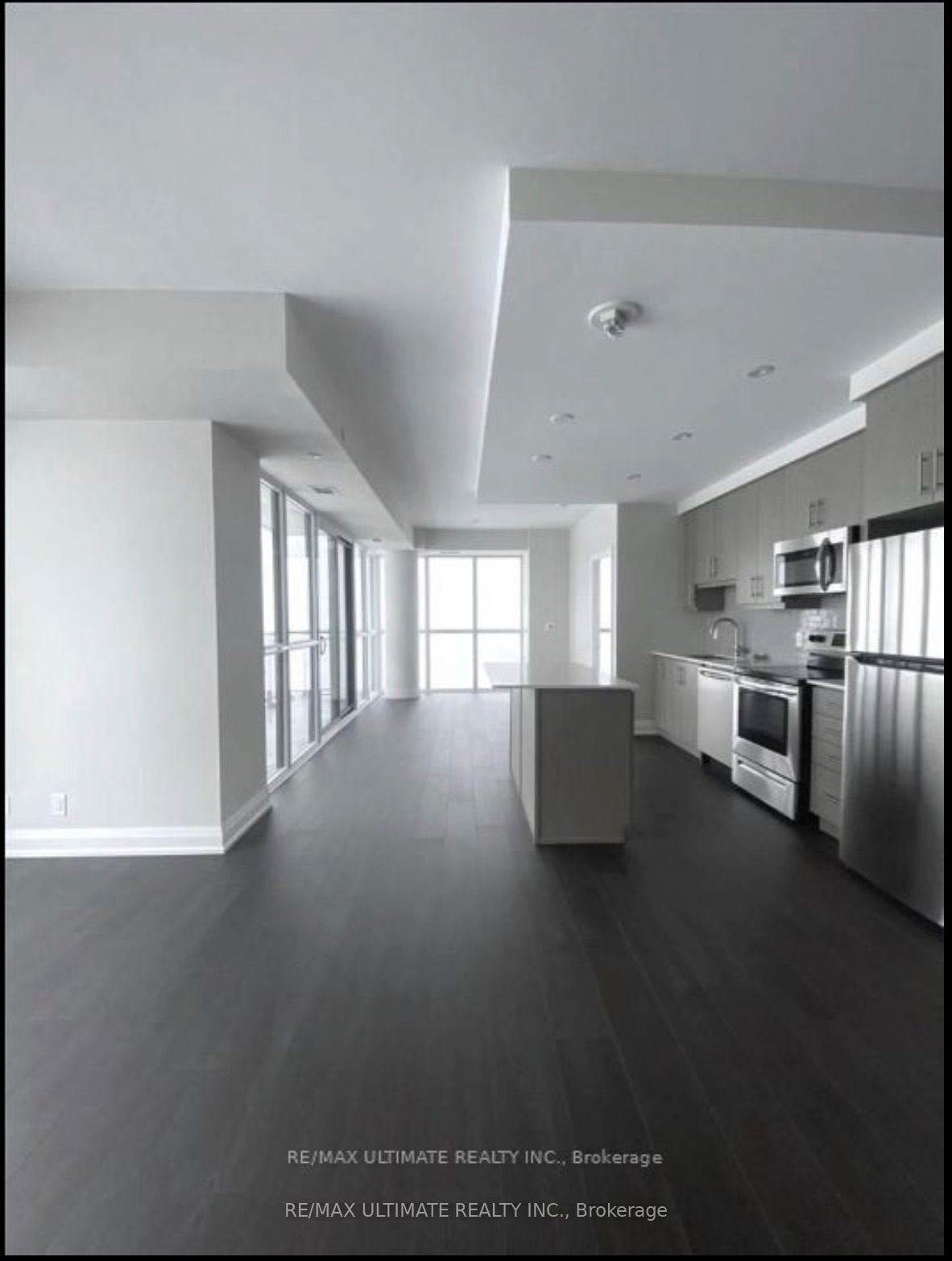 #906 - 15 Lynch Street Property Photo 6