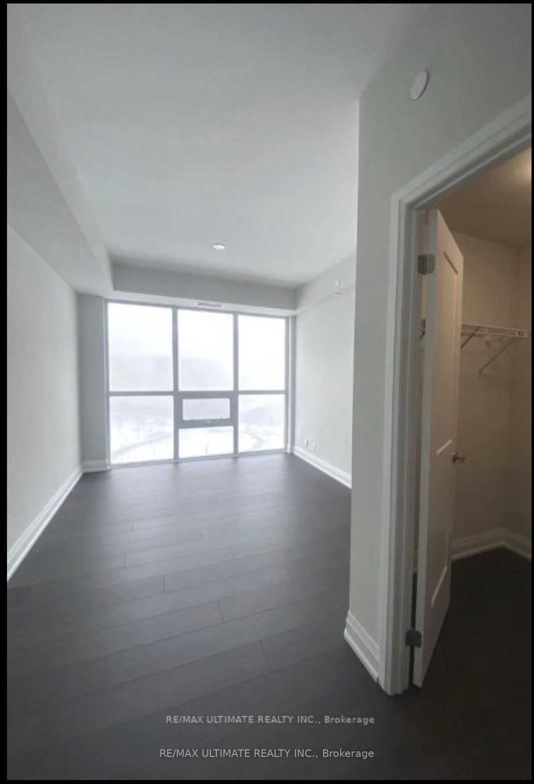#906 - 15 Lynch Street Property Photo 8