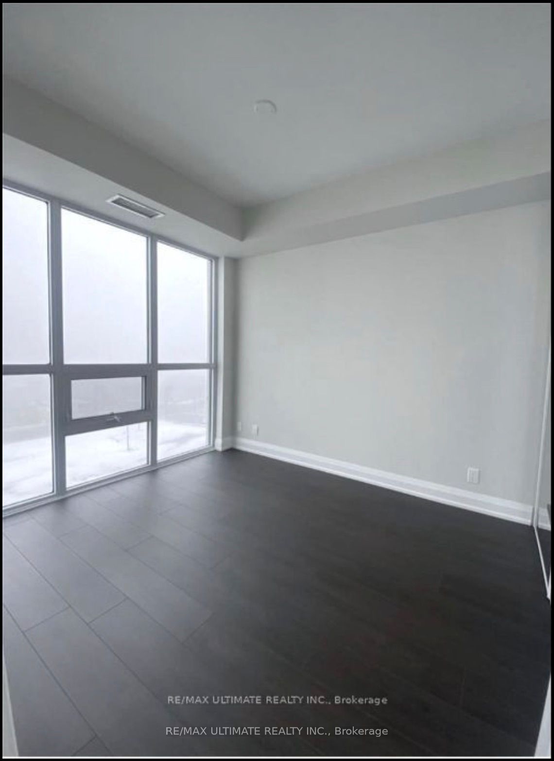 #906 - 15 Lynch Street Property Photo 11