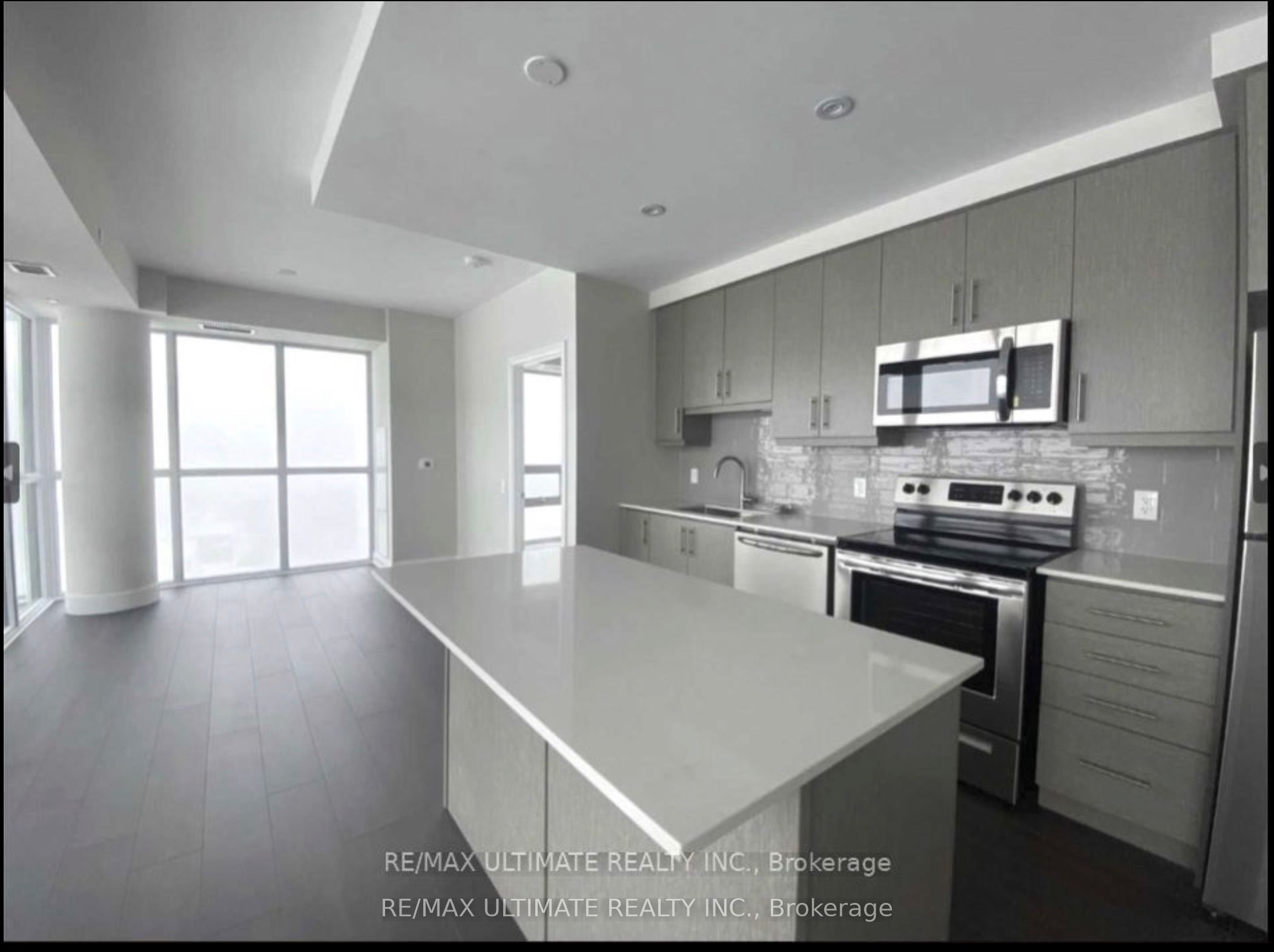 #906 - 15 Lynch Street Property Photo 13