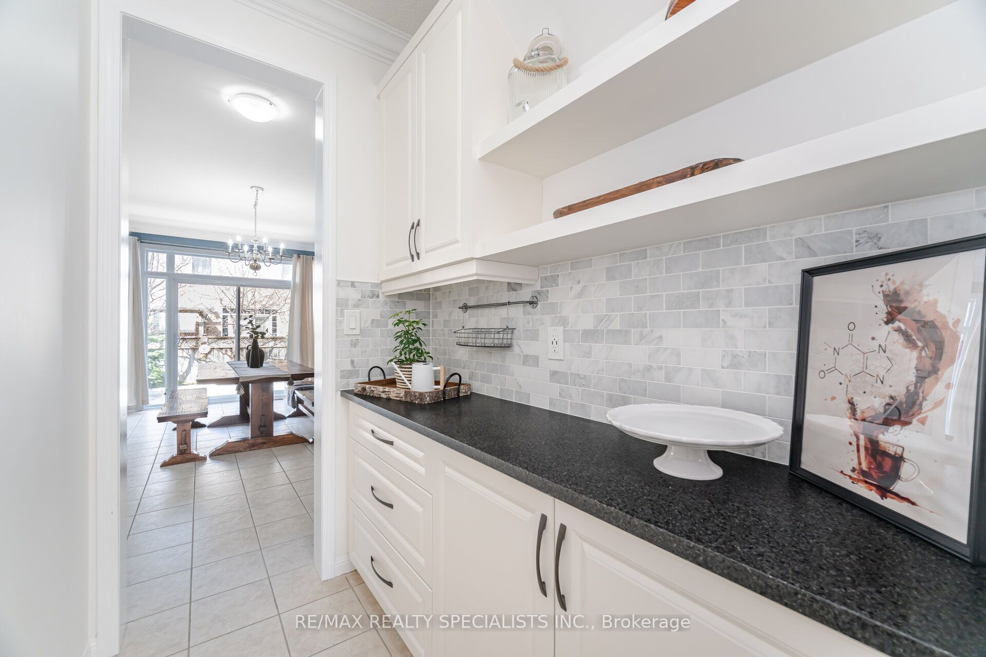 1660 Dempsey Crescent Property Photo 10