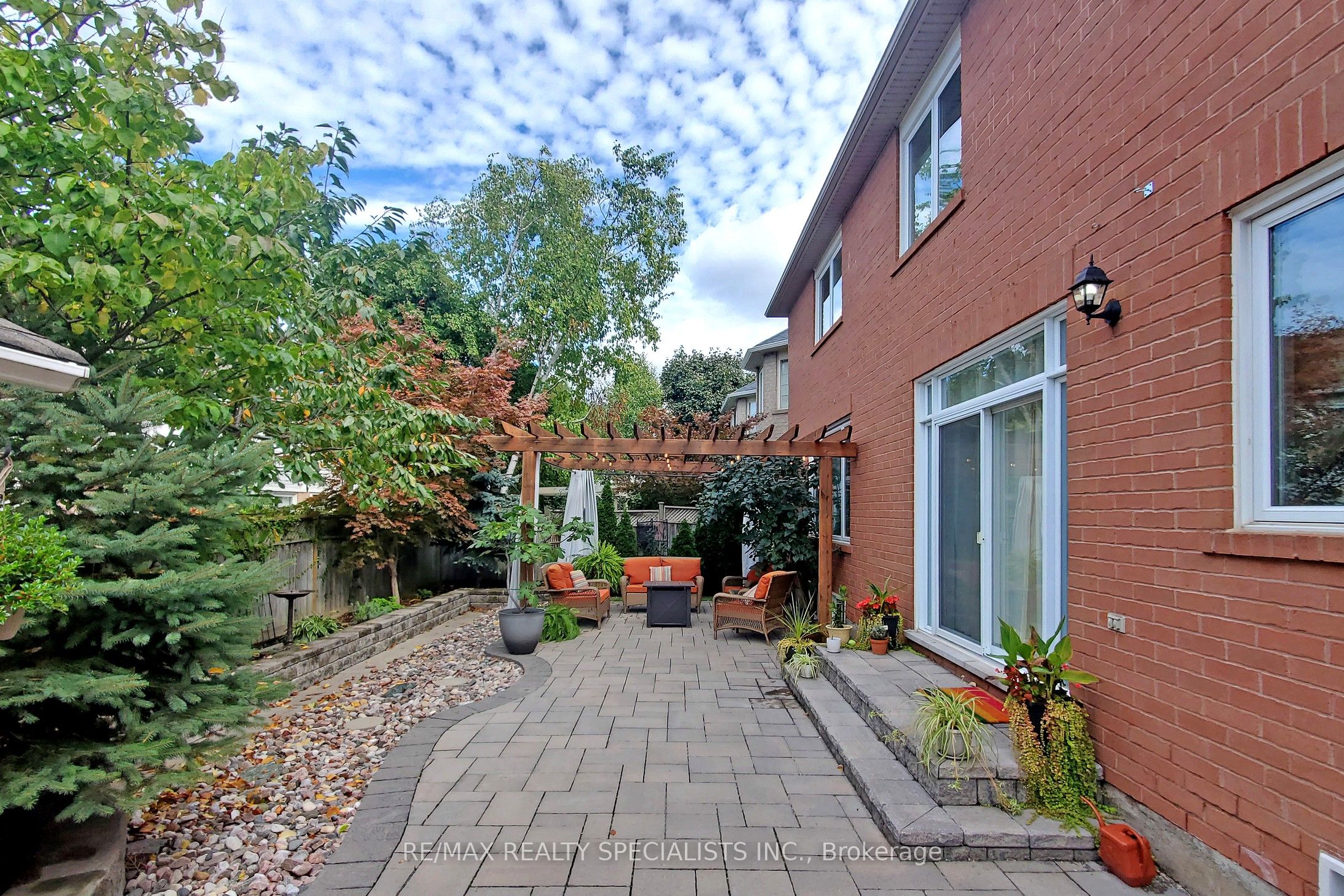 1660 Dempsey Crescent Property Photo 38