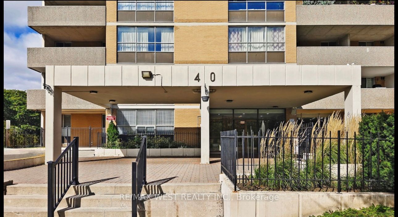 #106 - 40 Panorama Court Property Photo