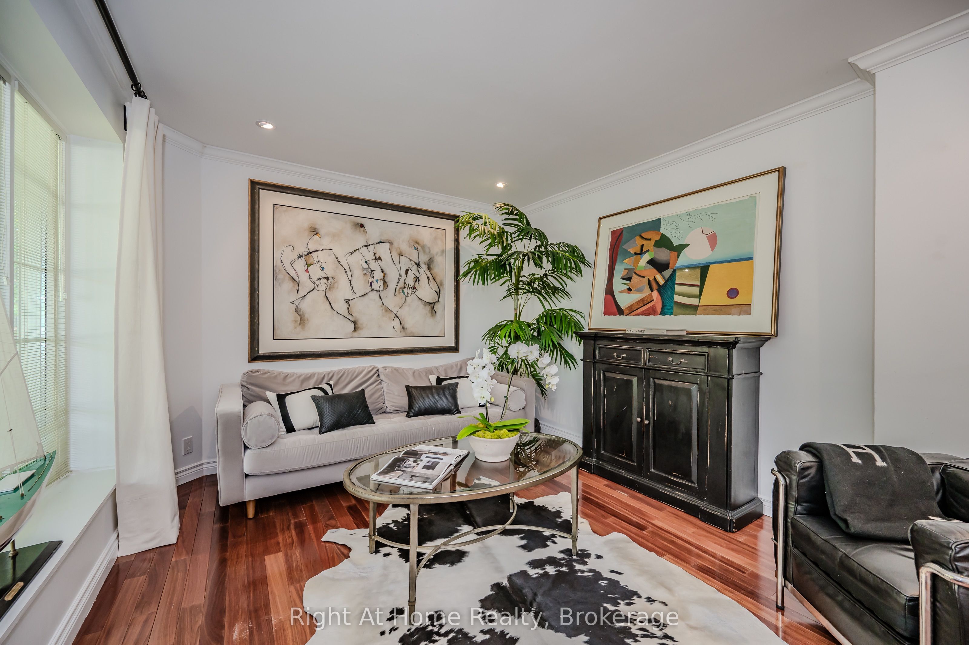 76 Brock Street W Property Photo 5