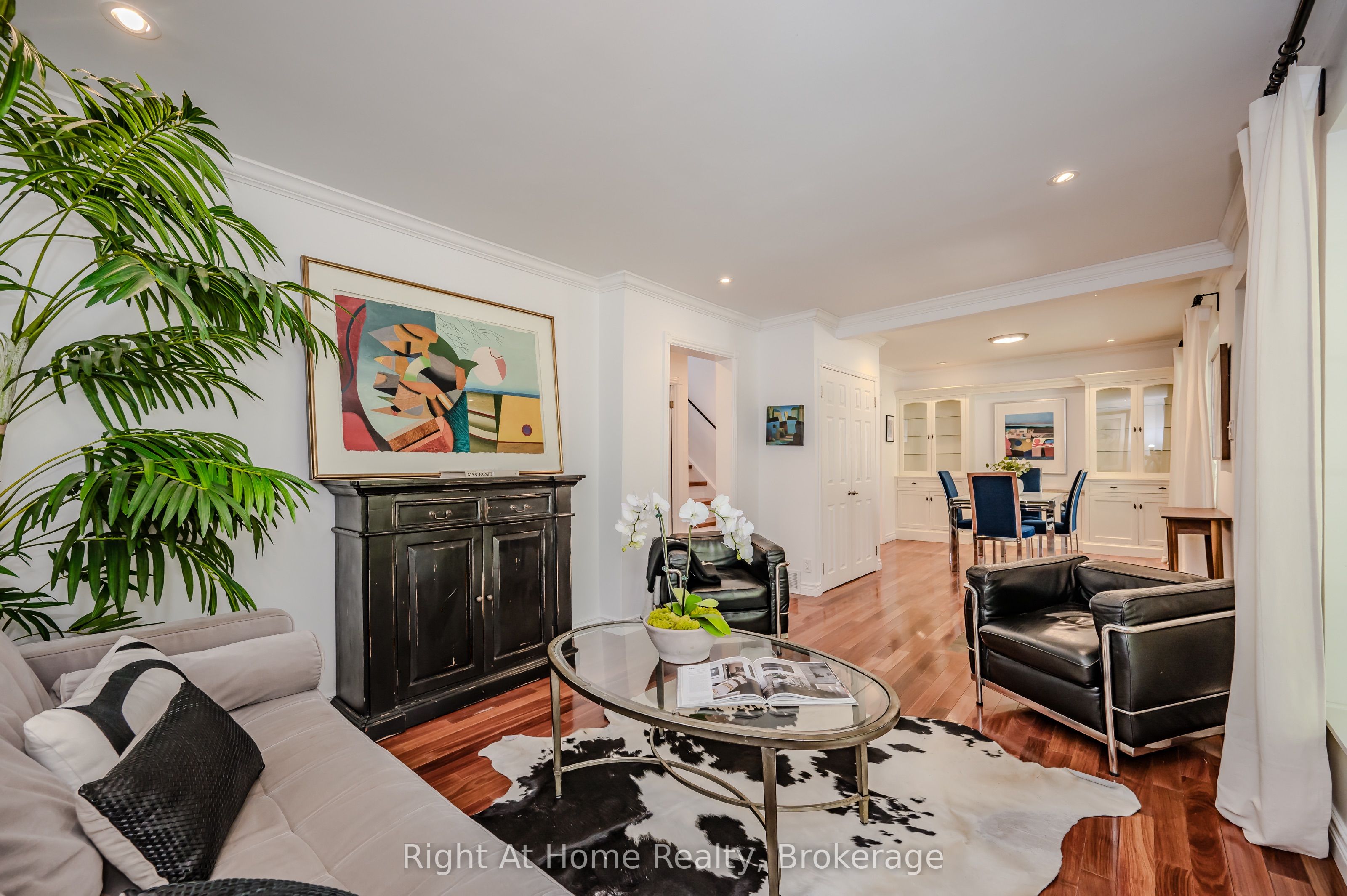 76 Brock Street W Property Photo 6