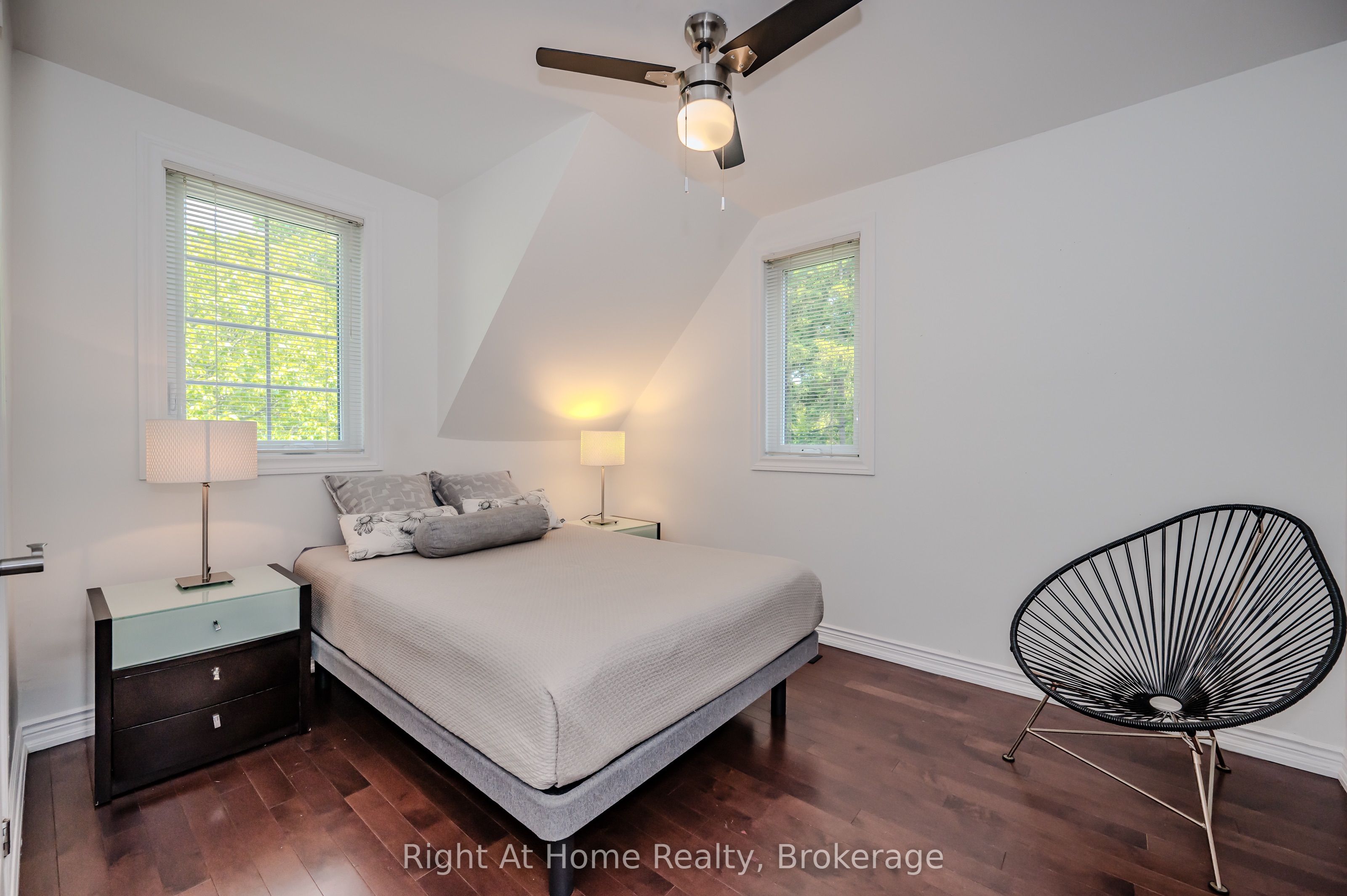 76 Brock Street W Property Photo 21