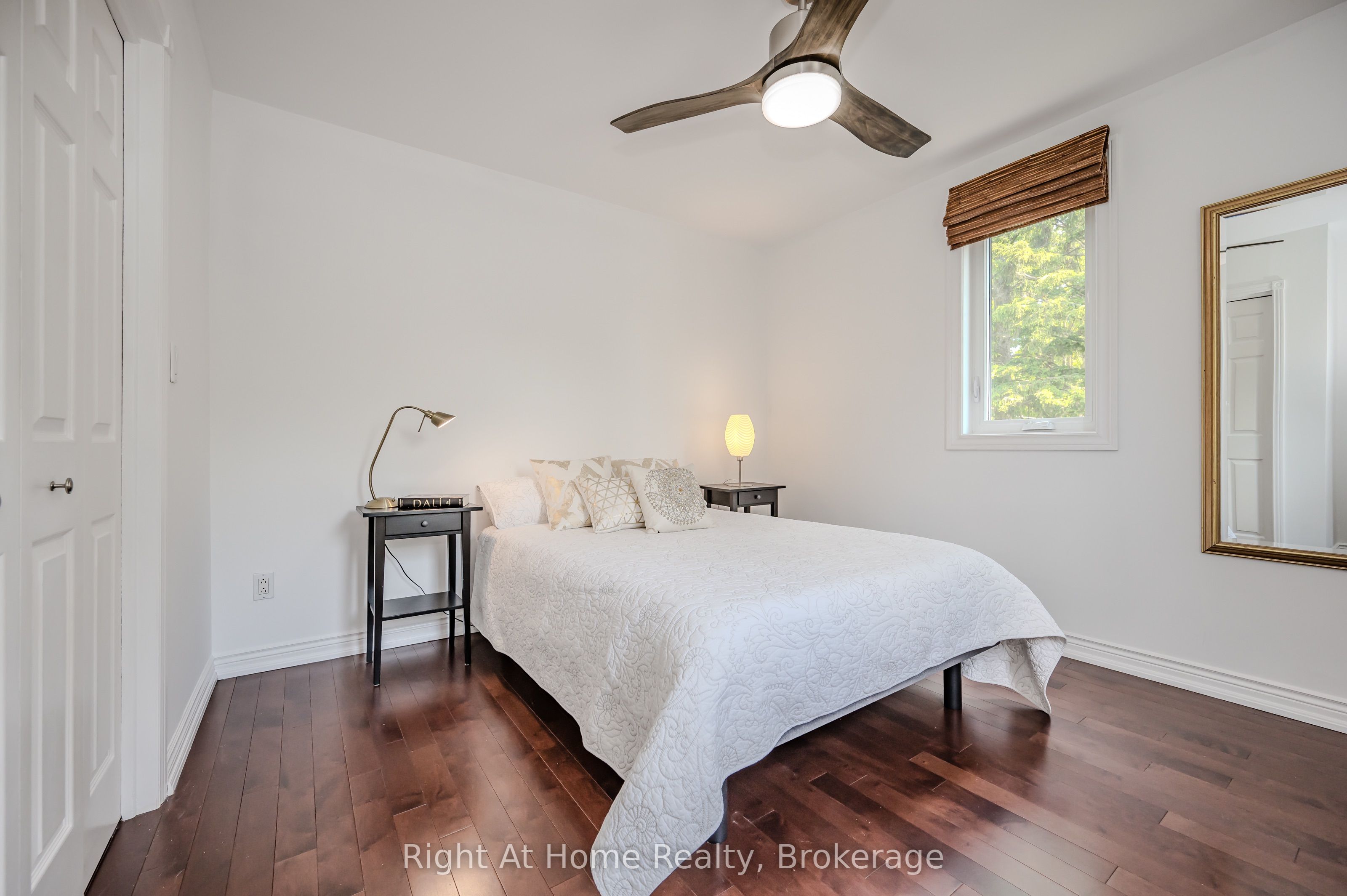 76 Brock Street W Property Photo 22