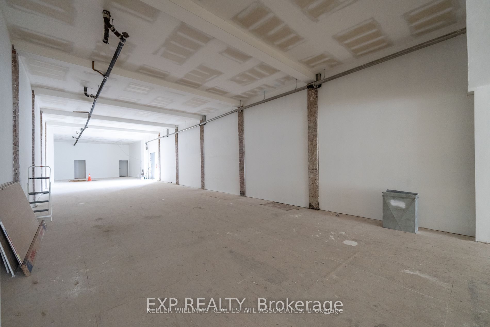 2878 Dundas Street Property Photo 11