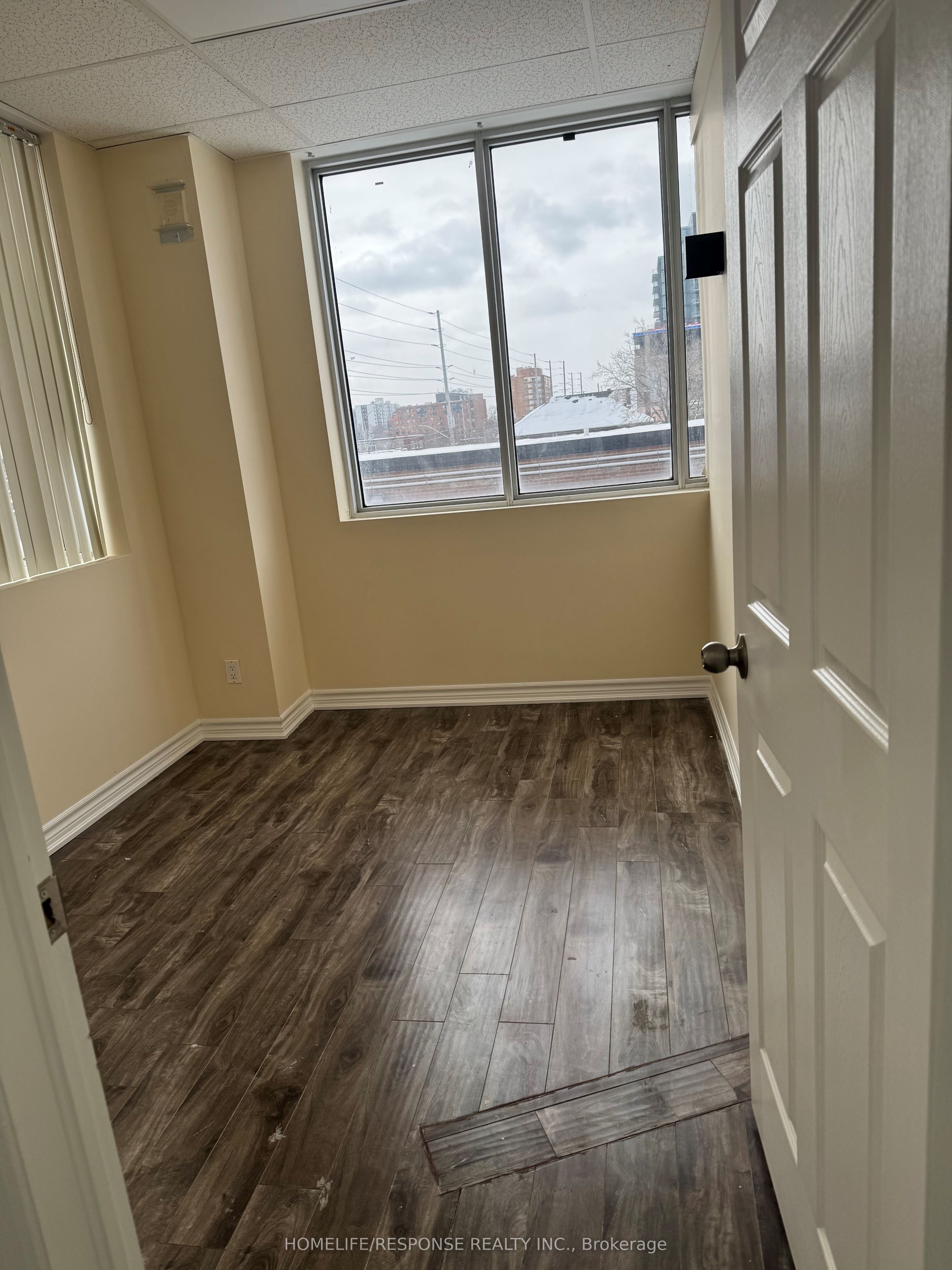 #206a - 3024 Hurontario Street Property Photo 12