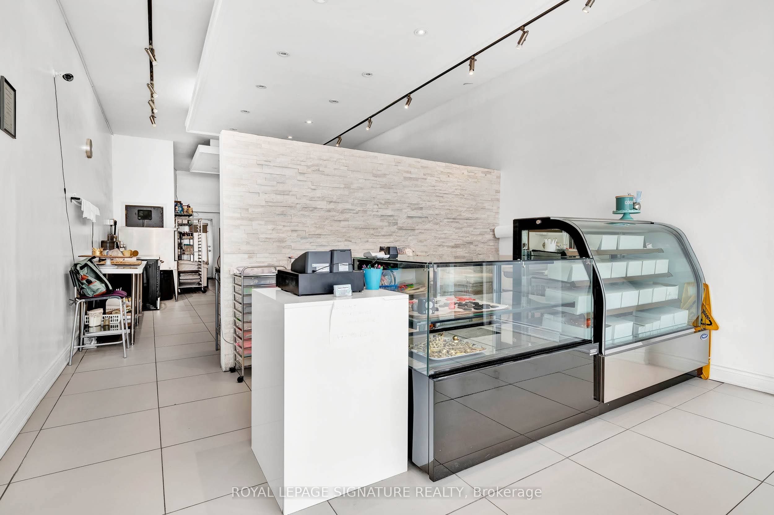 3588 Dufferin Street Property Photo 4