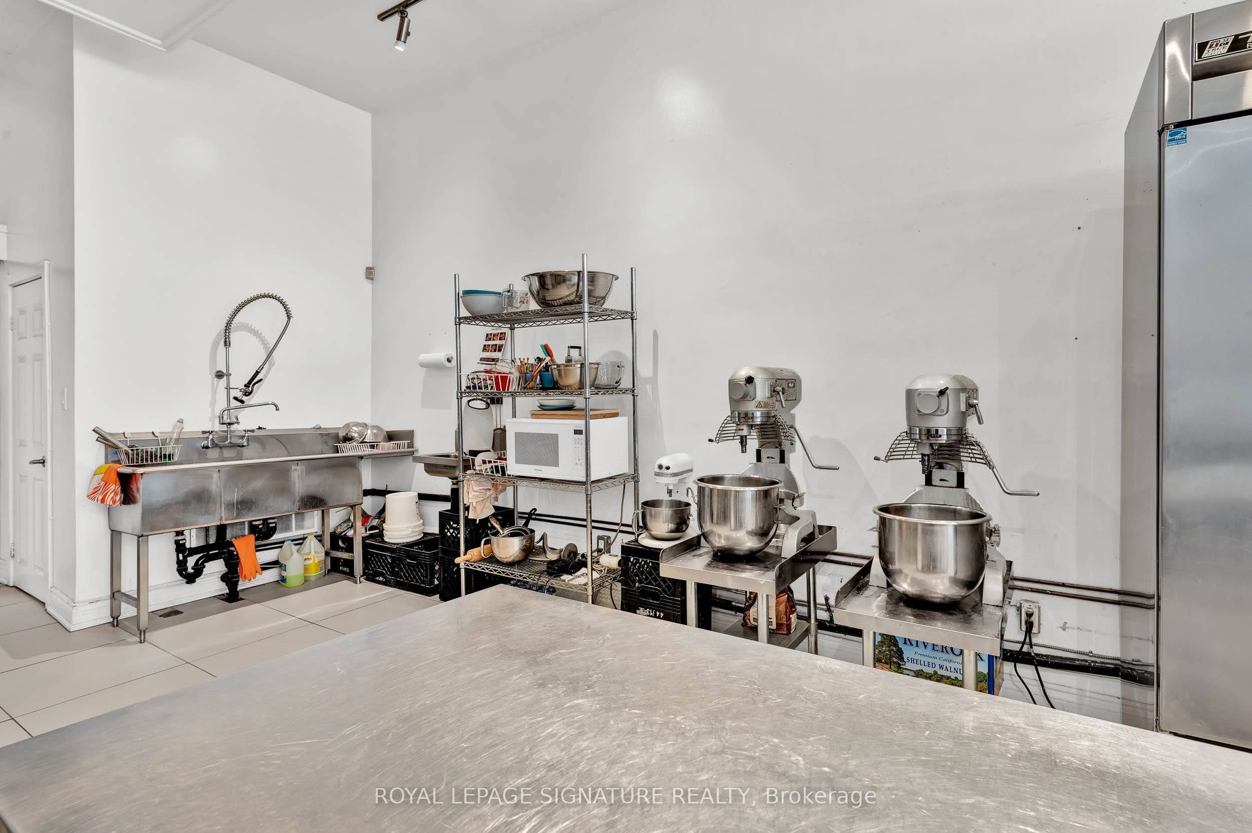 3588 Dufferin Street Property Photo 10