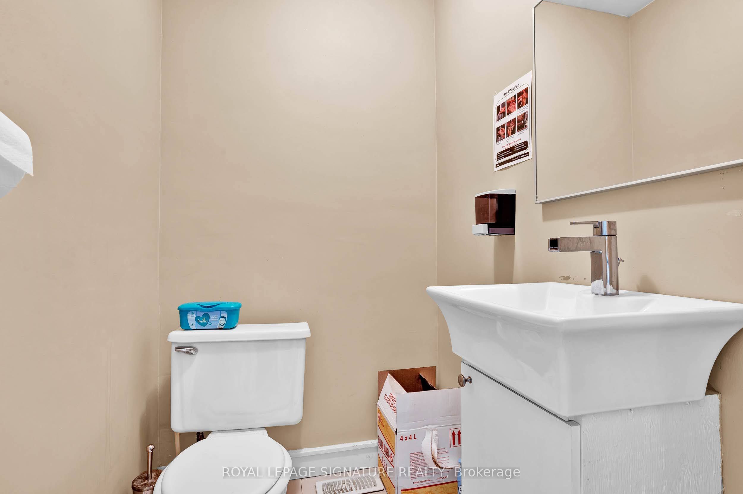 3588 Dufferin Street Property Photo 11