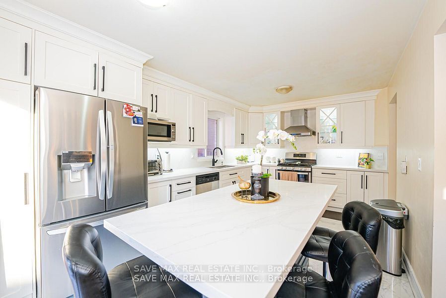 12 Spencer Drive Property Photo 1