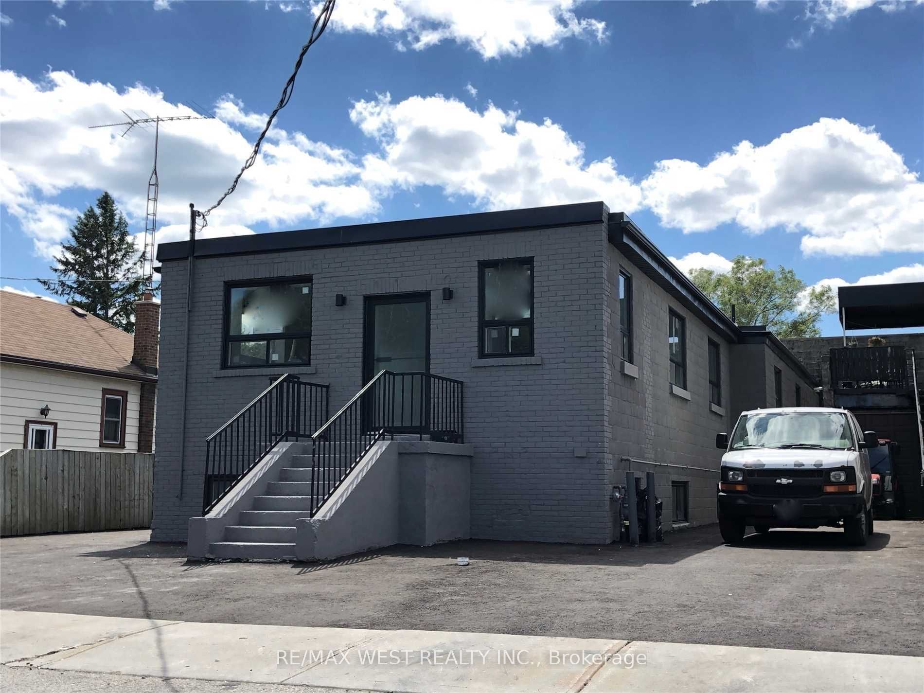#101 - 136 Sixteenth Street Property Photo 1
