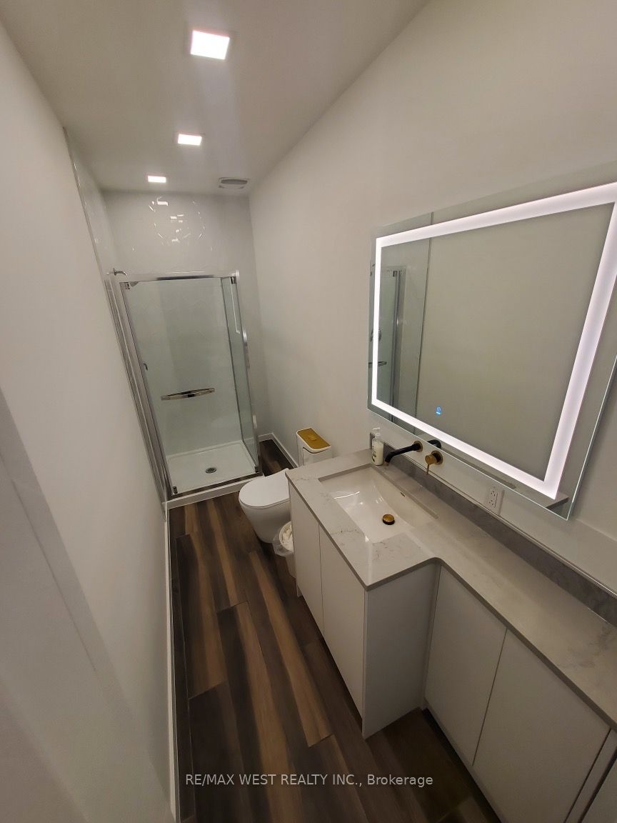 #102 - 136 Sixteenth Street Property Photo 5