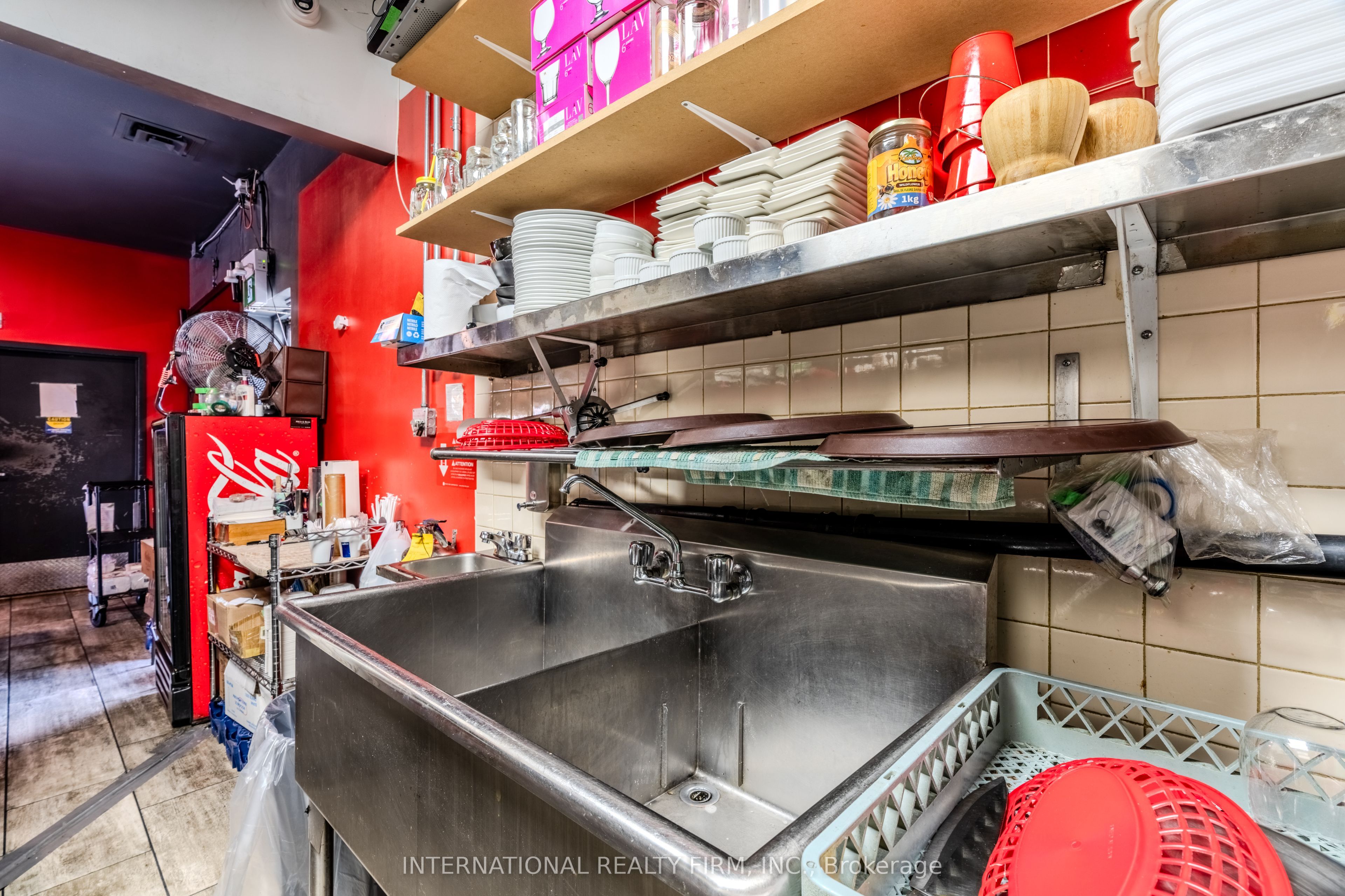 #8 - 1635 Lawrence Avenue Property Photo 24