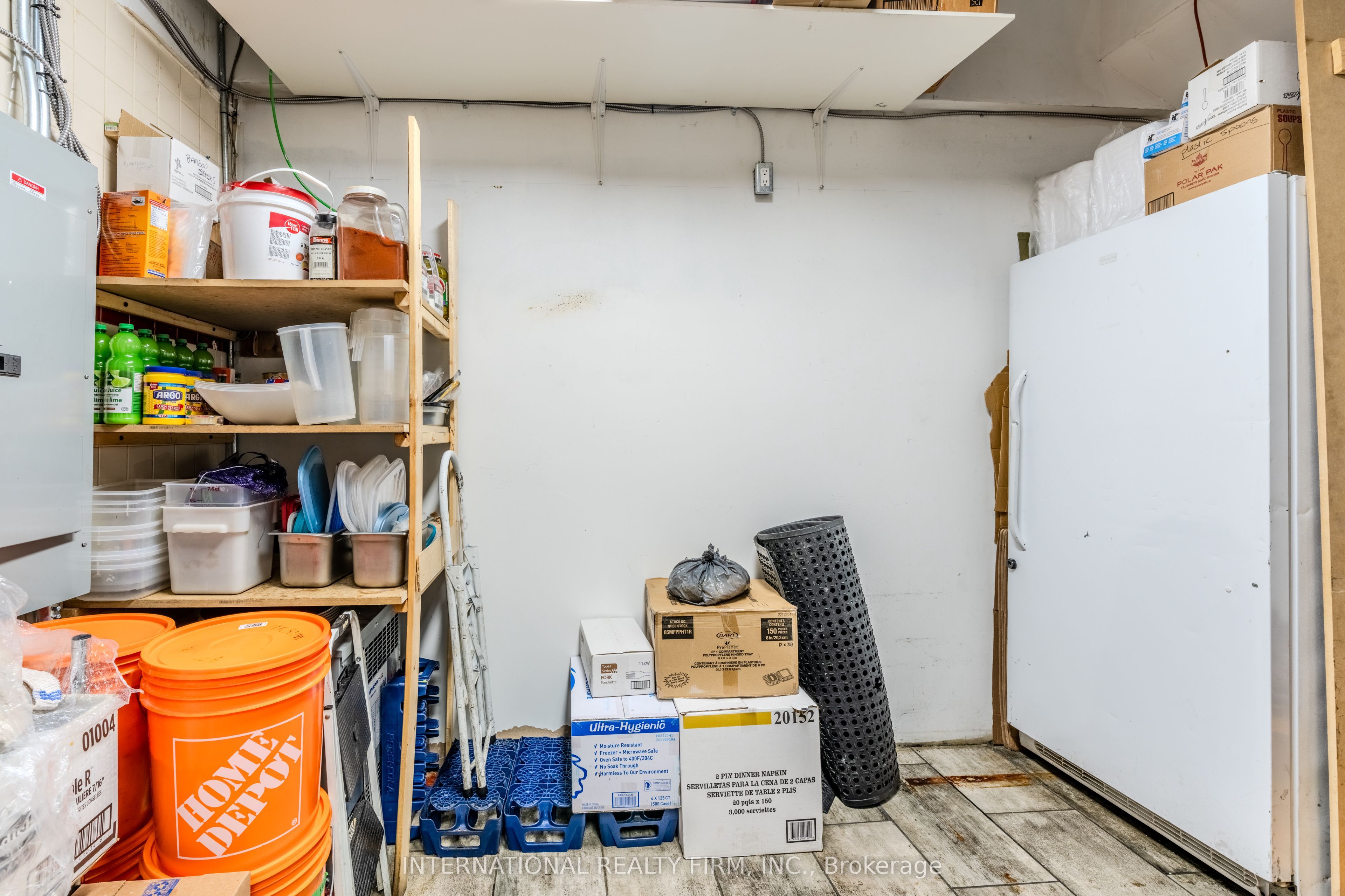 #8 - 1635 Lawrence Avenue Property Photo 25