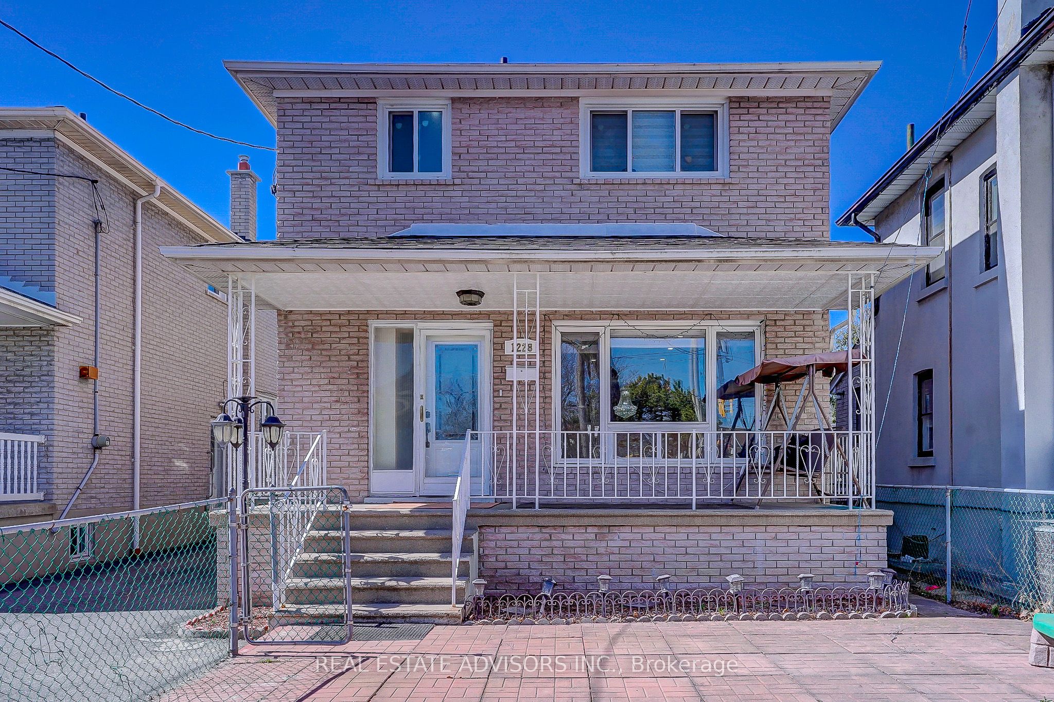 1228 Jane Street N Property Photo 1
