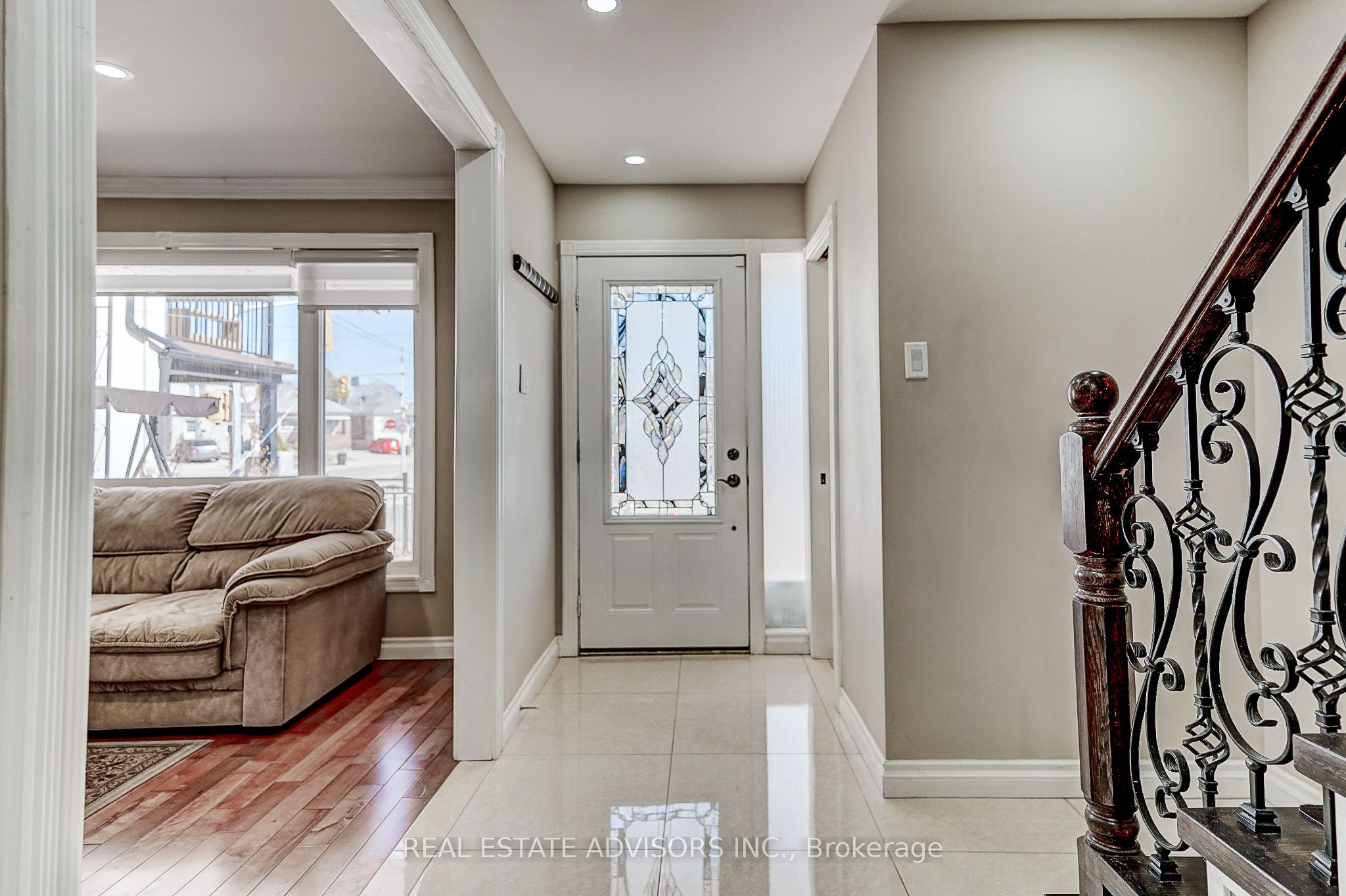 1228 Jane Street N Property Photo 6