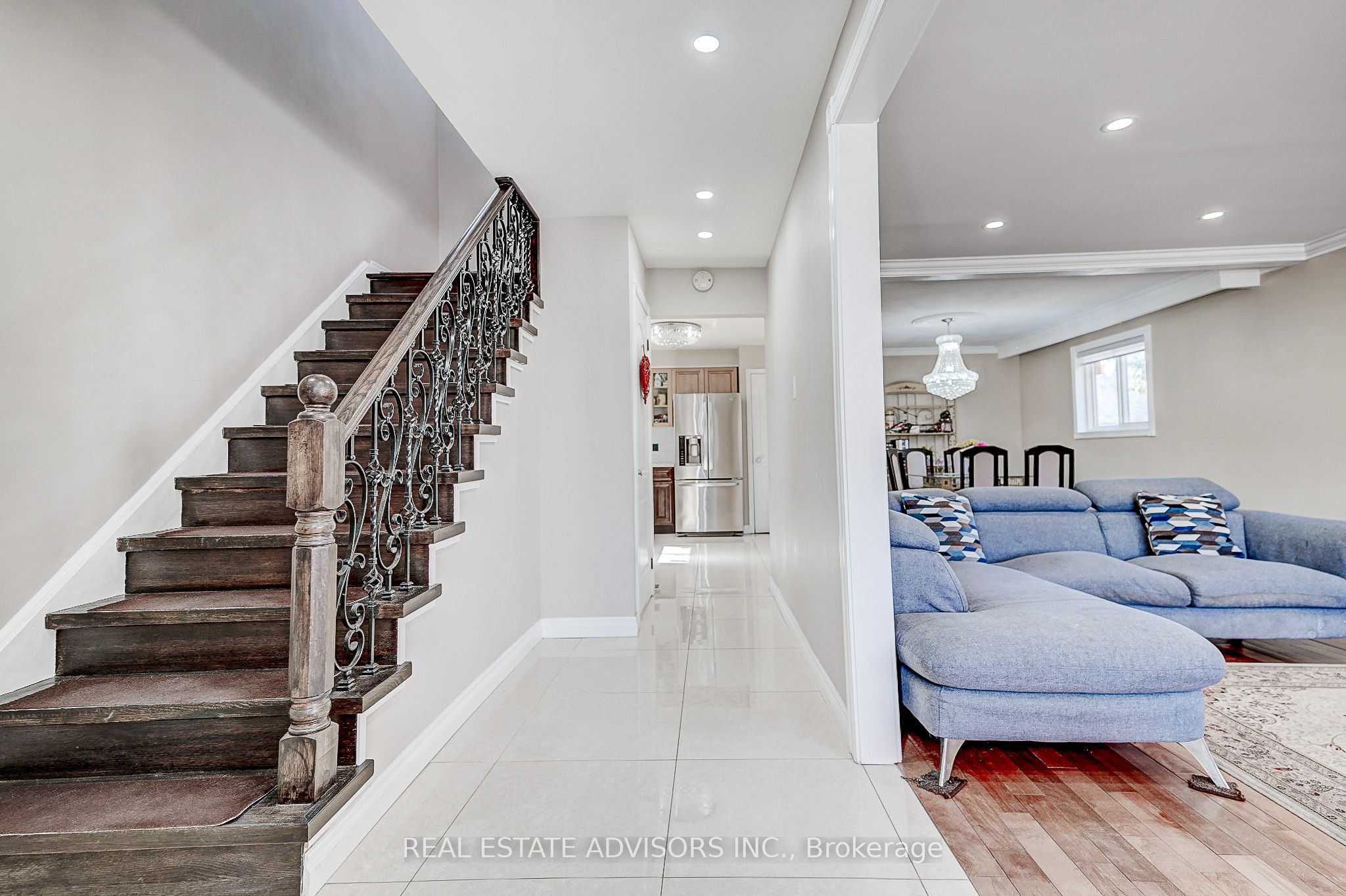 1228 Jane Street N Property Photo 7