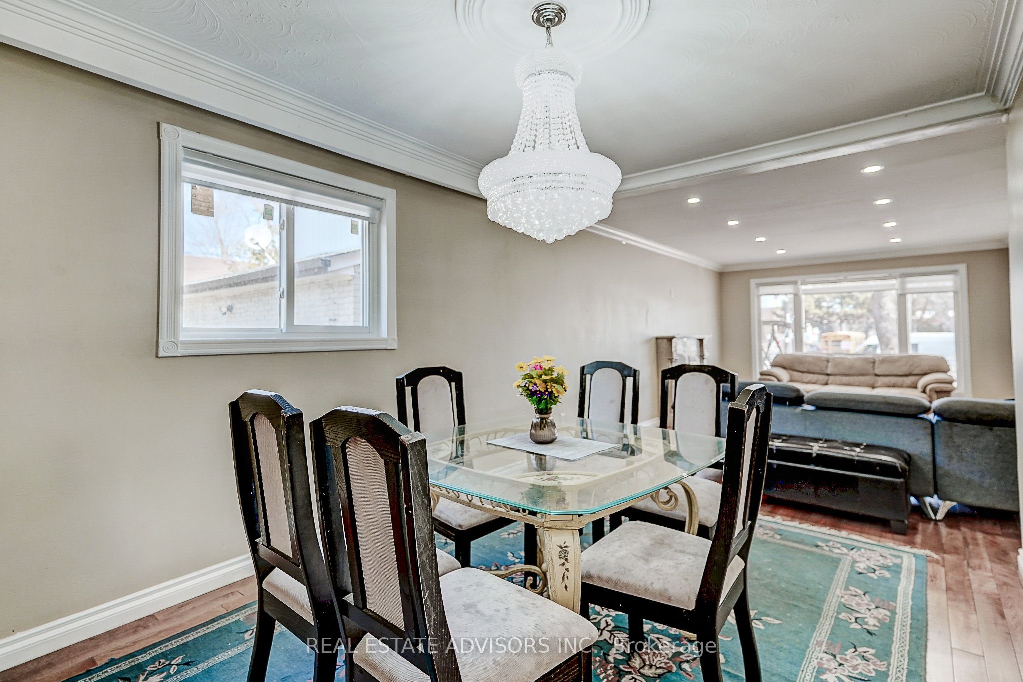 1228 Jane Street N Property Photo 11