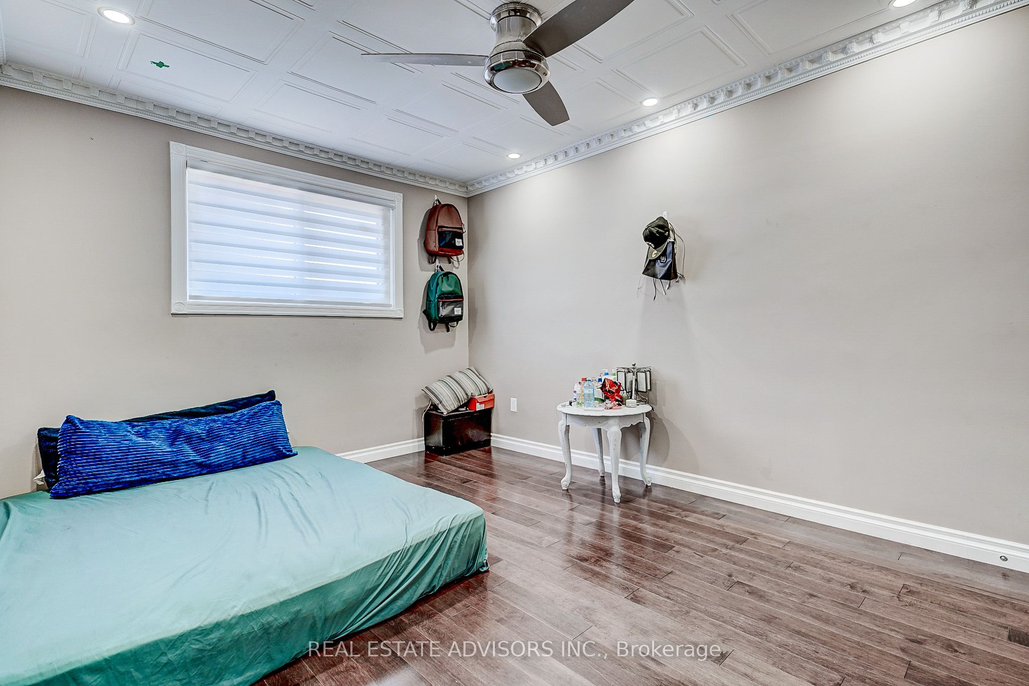 1228 Jane Street N Property Photo 15