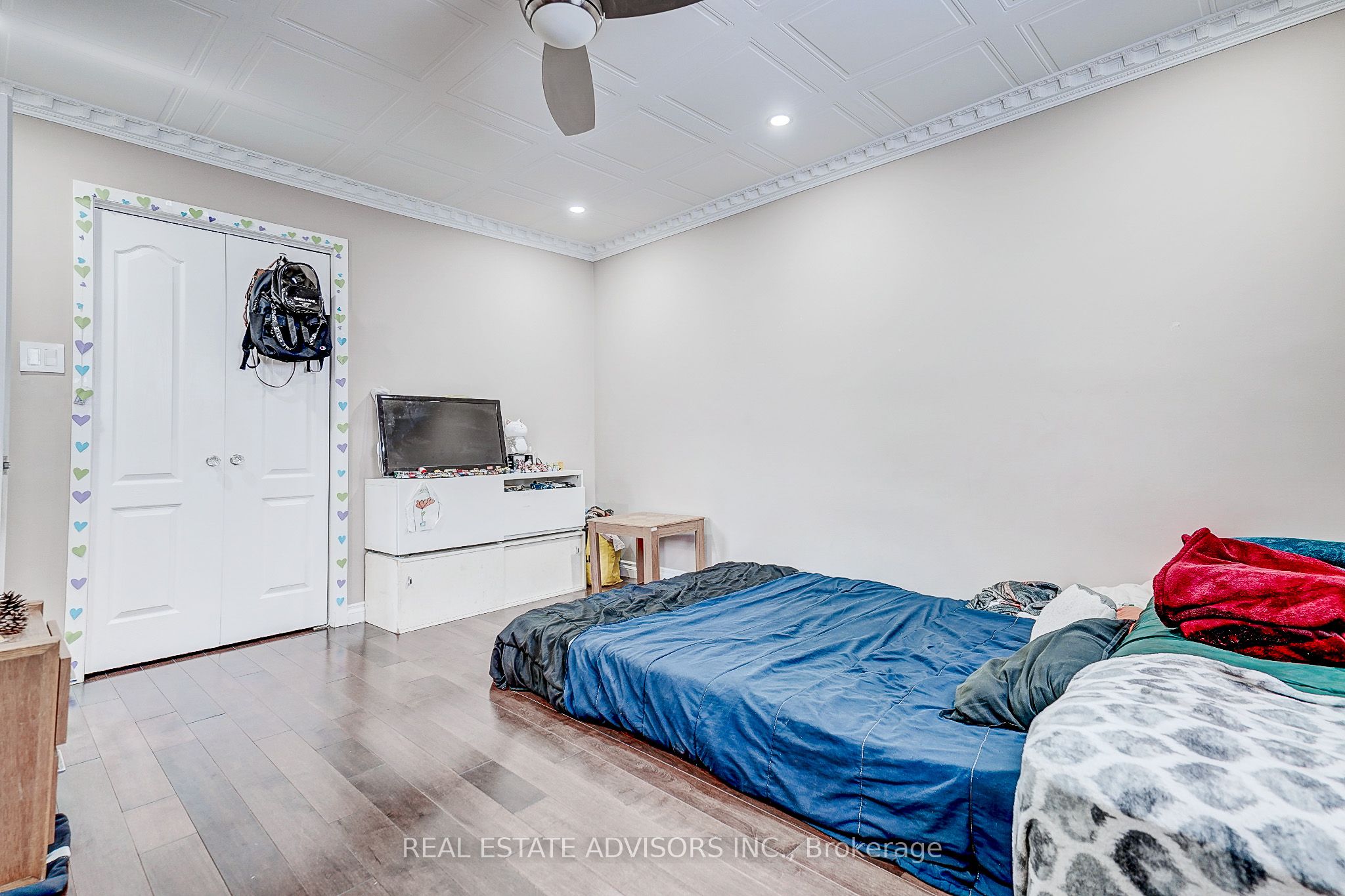 1228 Jane Street N Property Photo 19