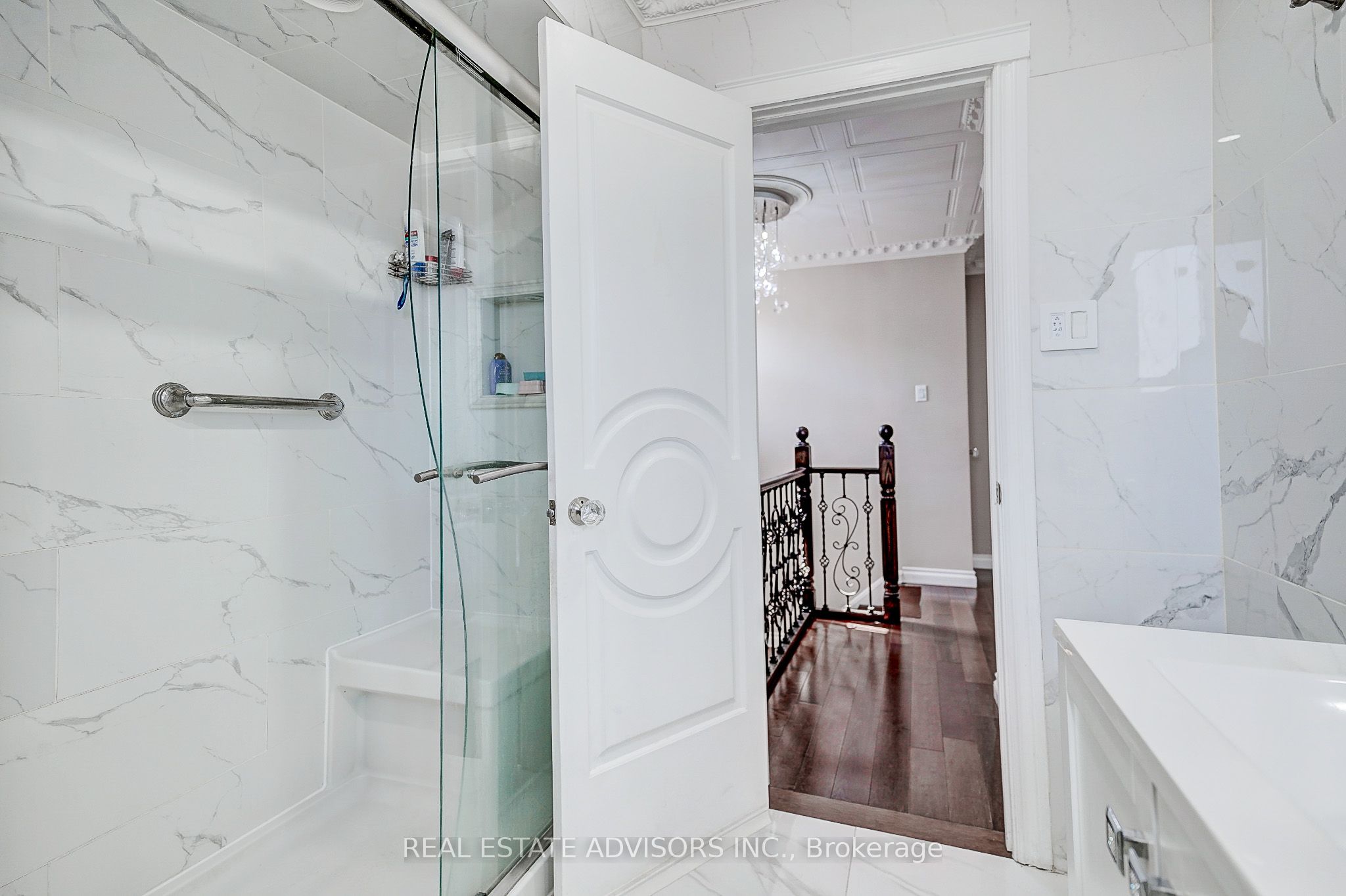 1228 Jane Street N Property Photo 21