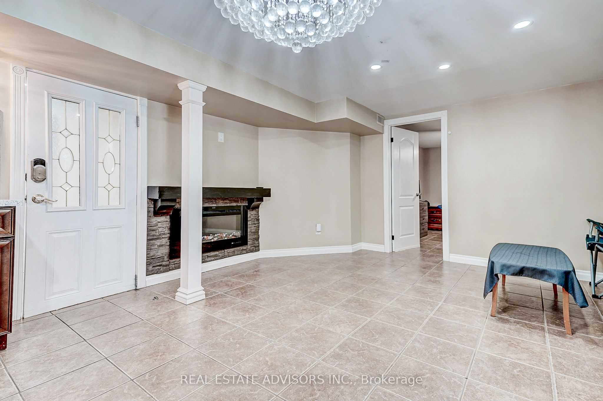 1228 Jane Street N Property Photo 26